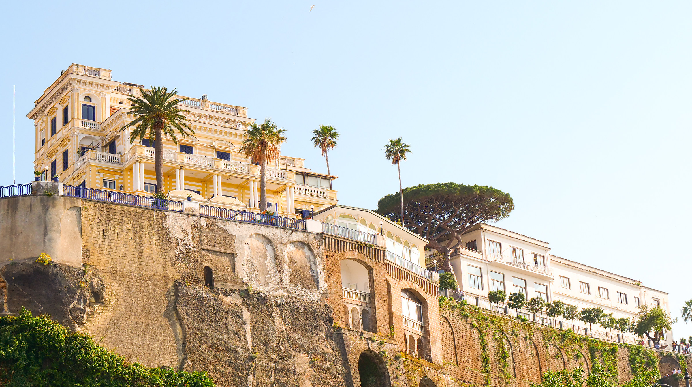 Sorrento: hotels ... visti dal mare - 4