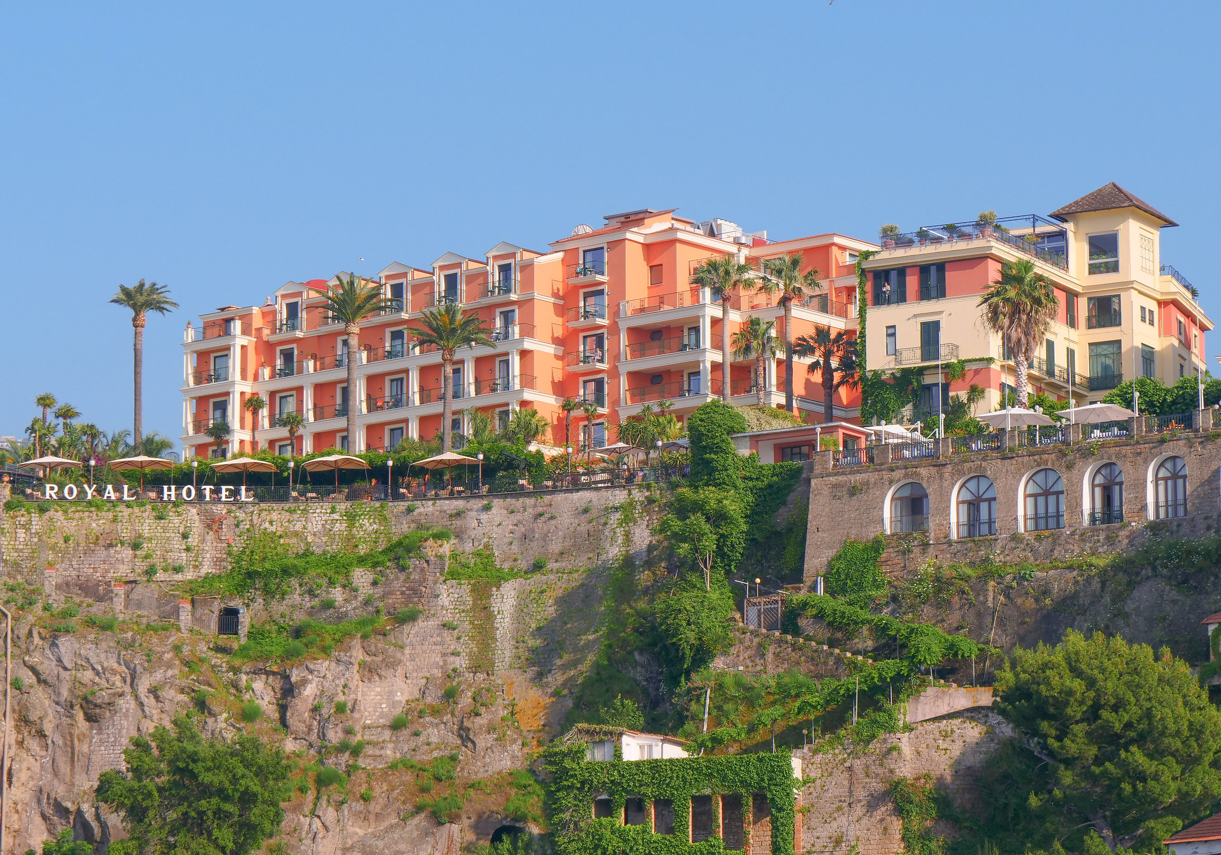 Sorrento: hotels ... visti dal mare - 5