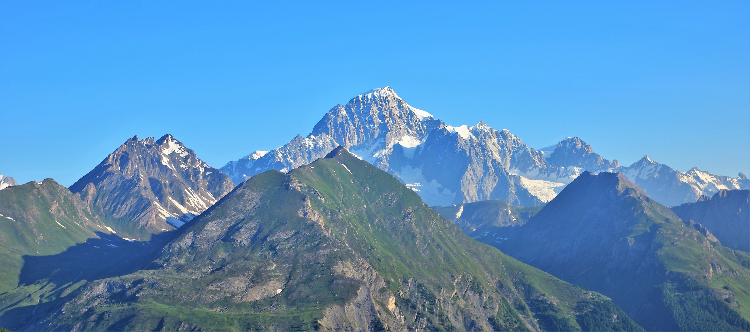 The Mont Blanc shines in all its beauty