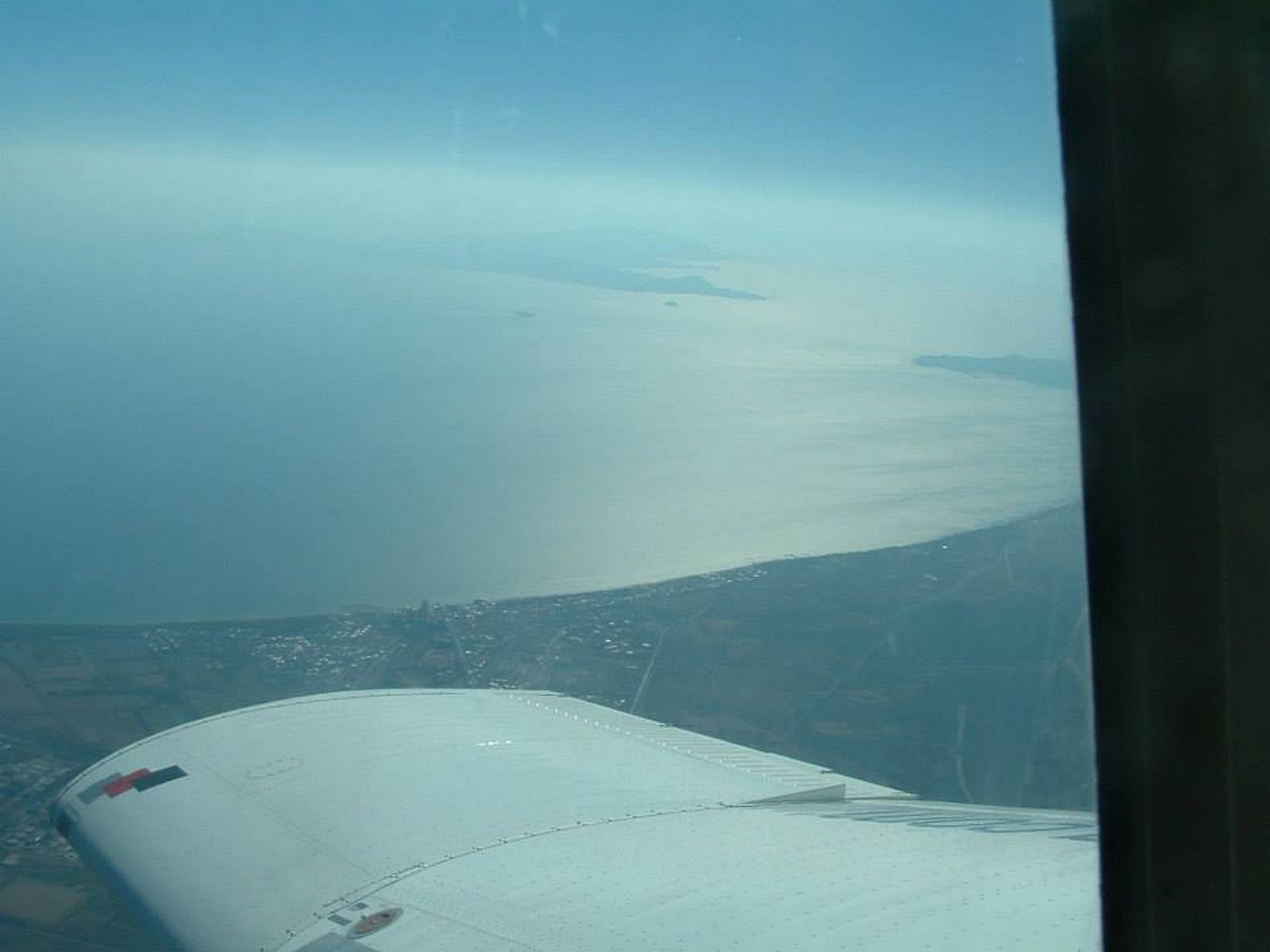 in volo in sieme ai paracadutisti