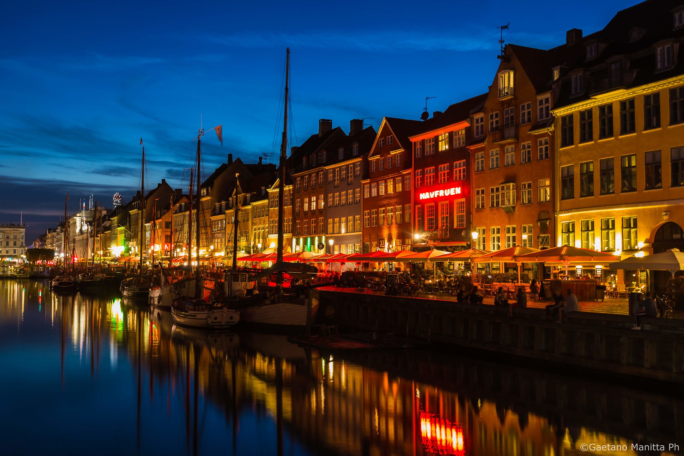 Nyhavn at night