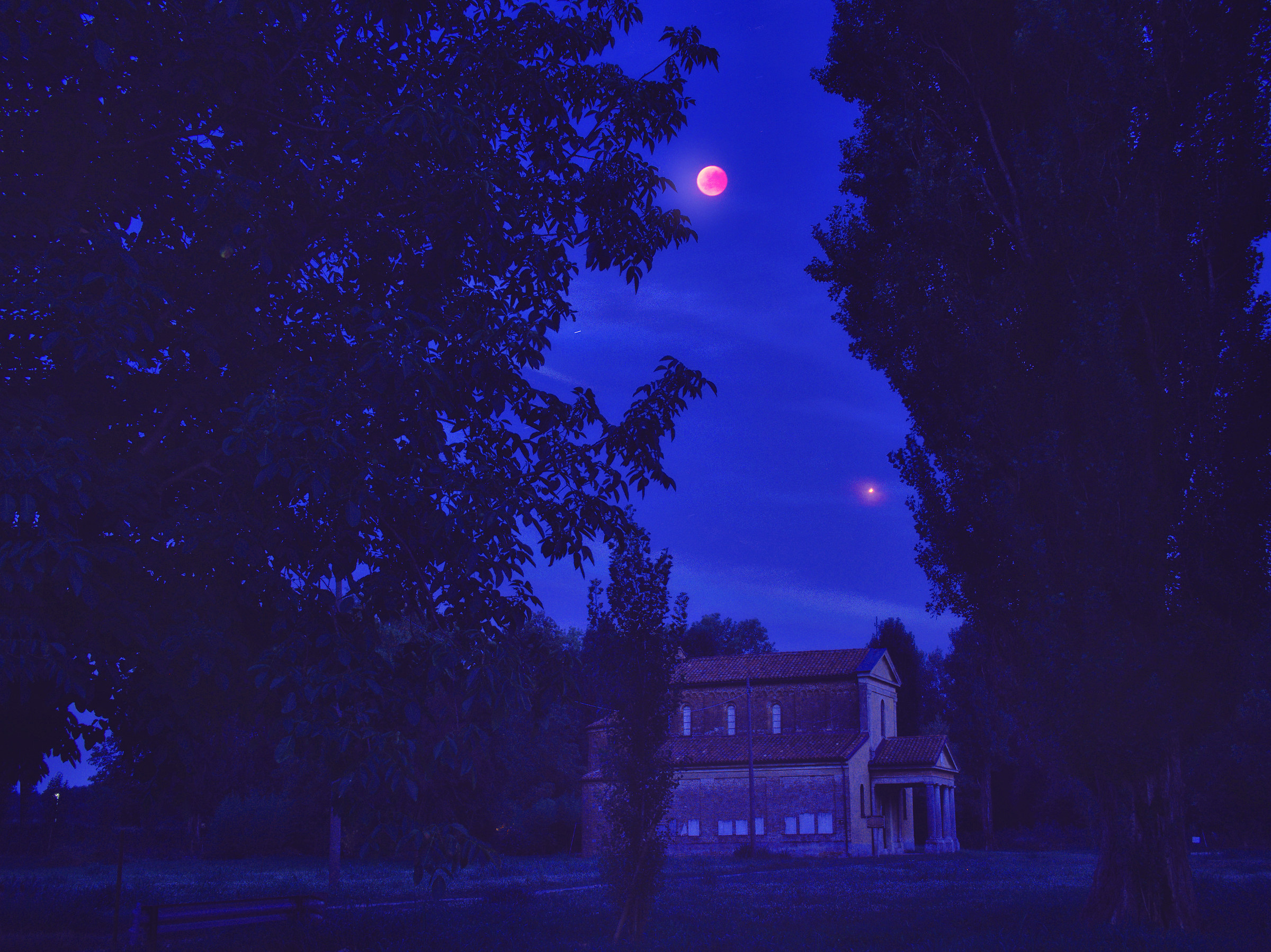 Between Moon and Mars