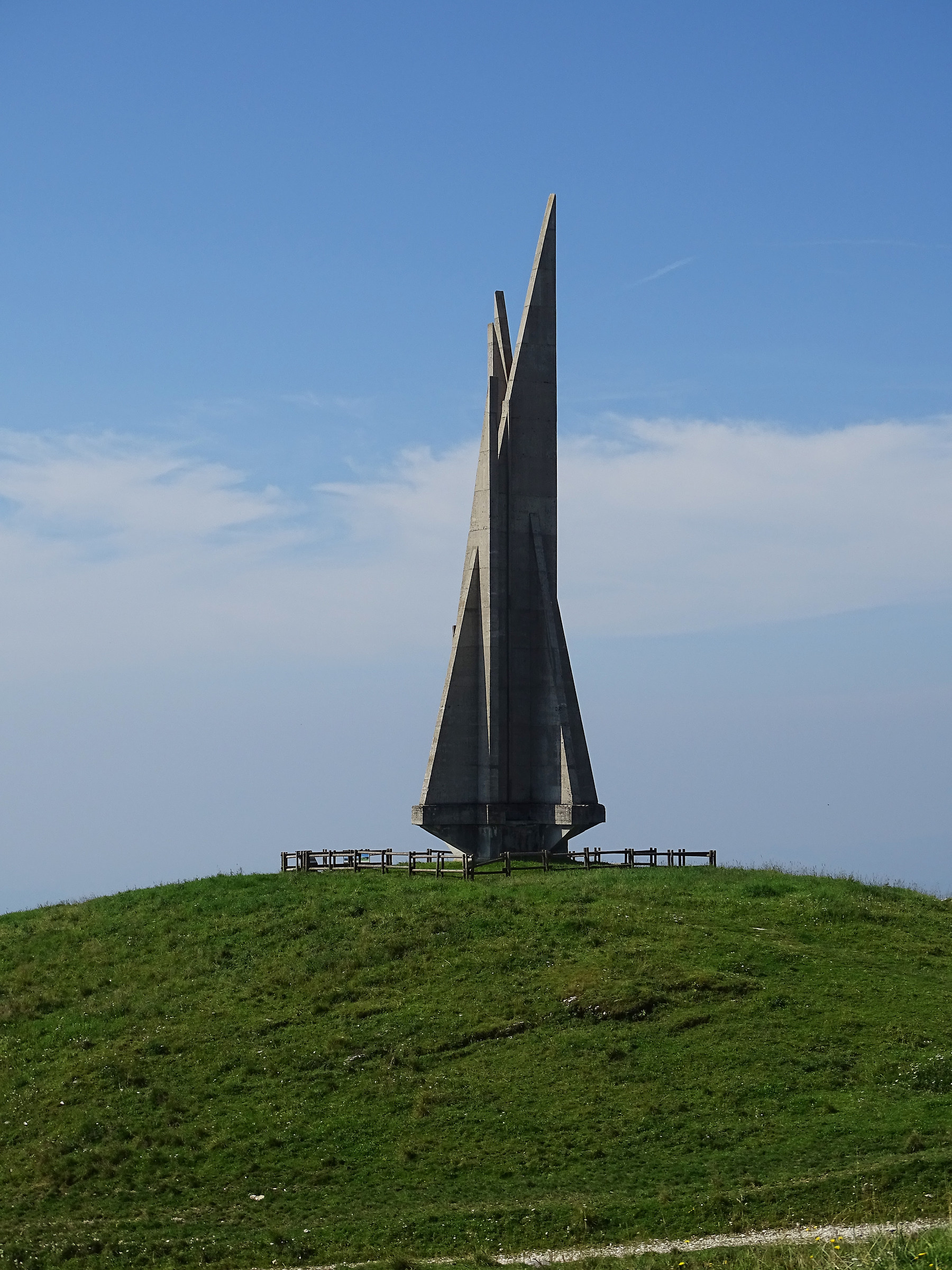 Monumento Monte Corno