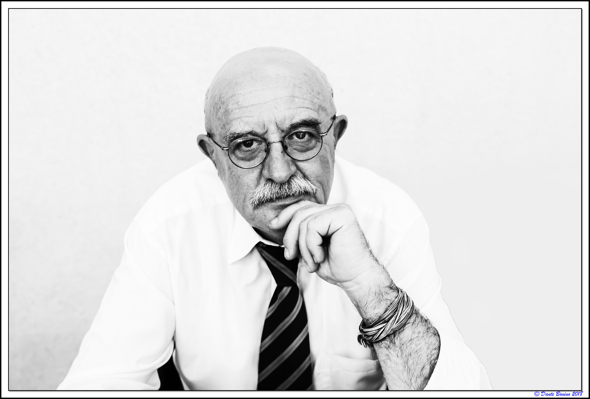 Mahatma Gandhi, the lookalike... or almost