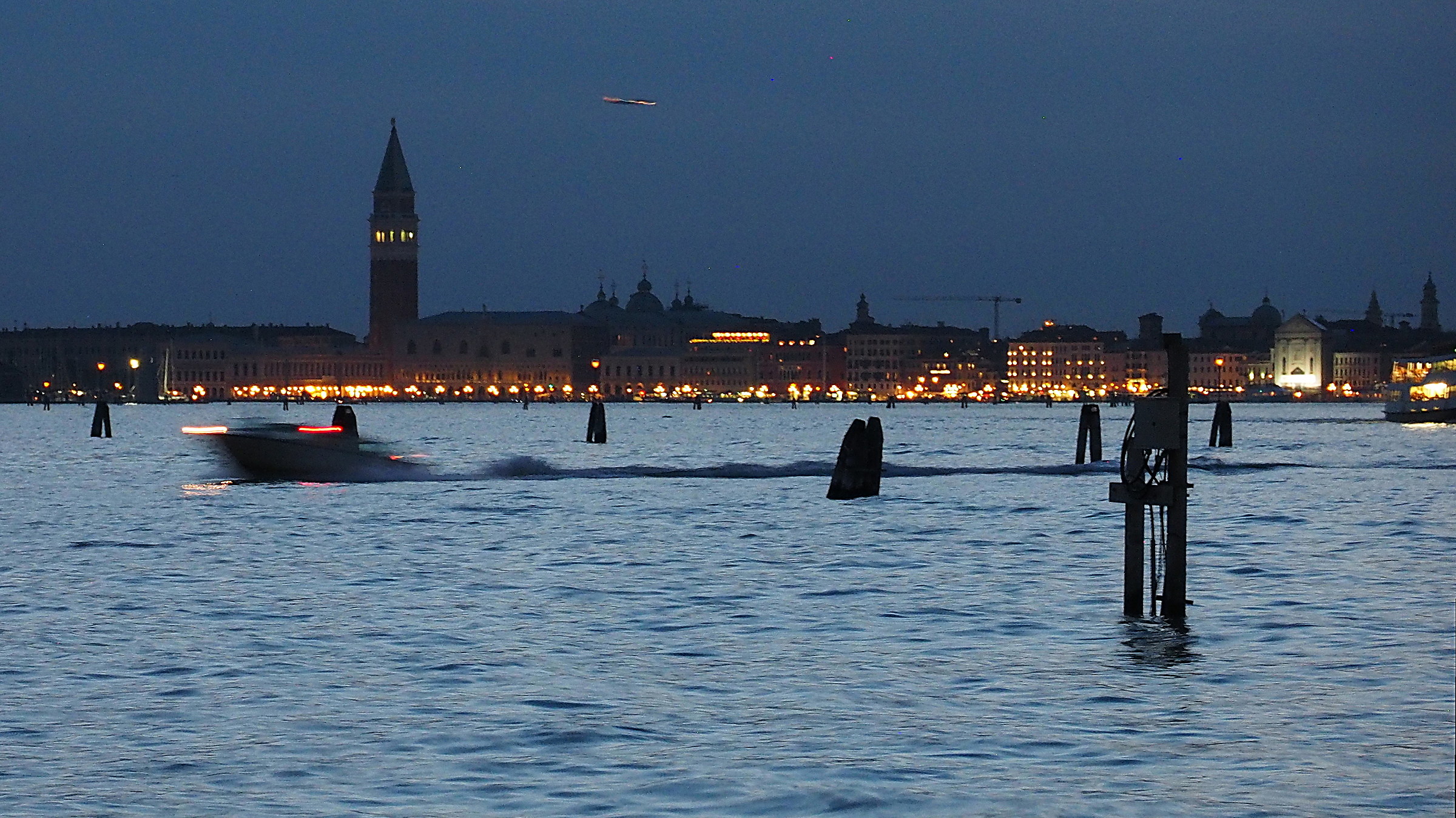 Con il motoscafo al sabato sera