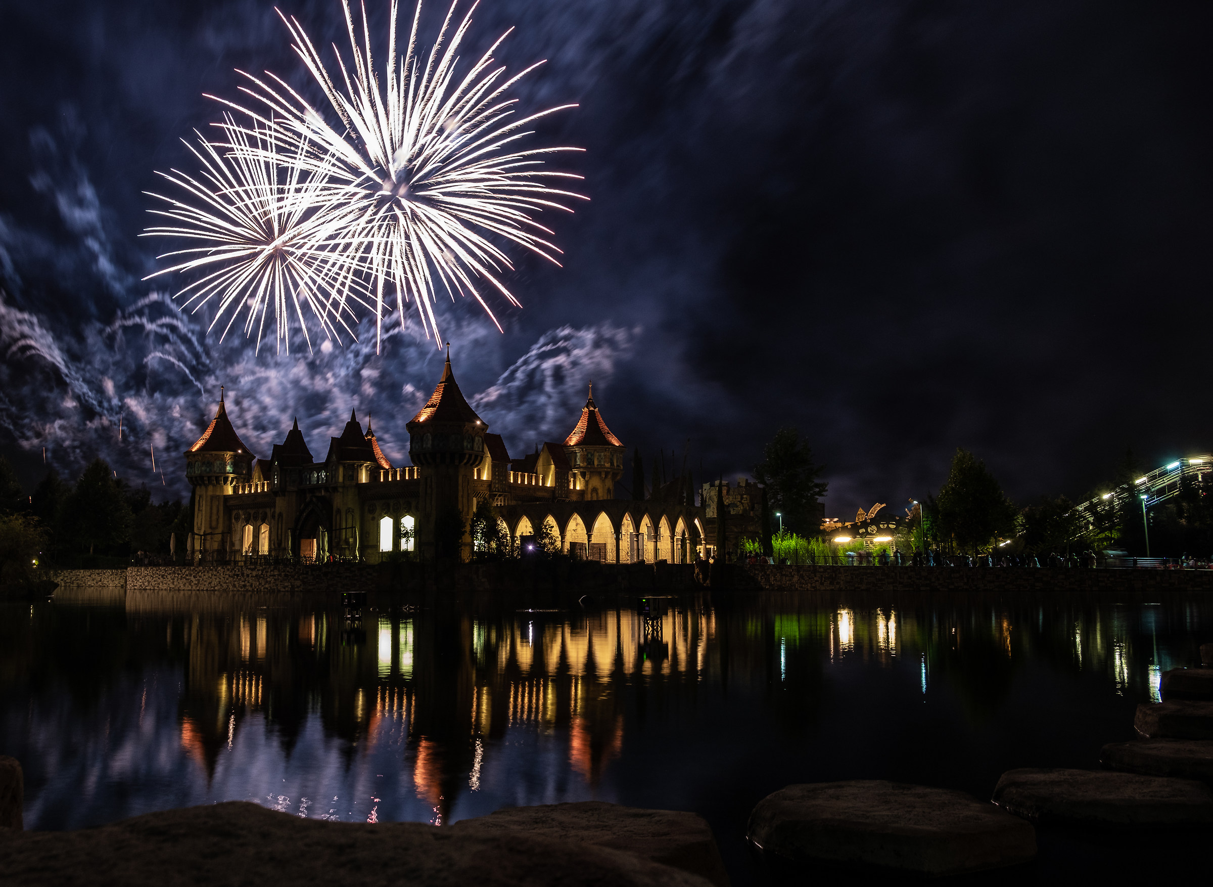 Rainbow Magic Land-Magic Fire Festival