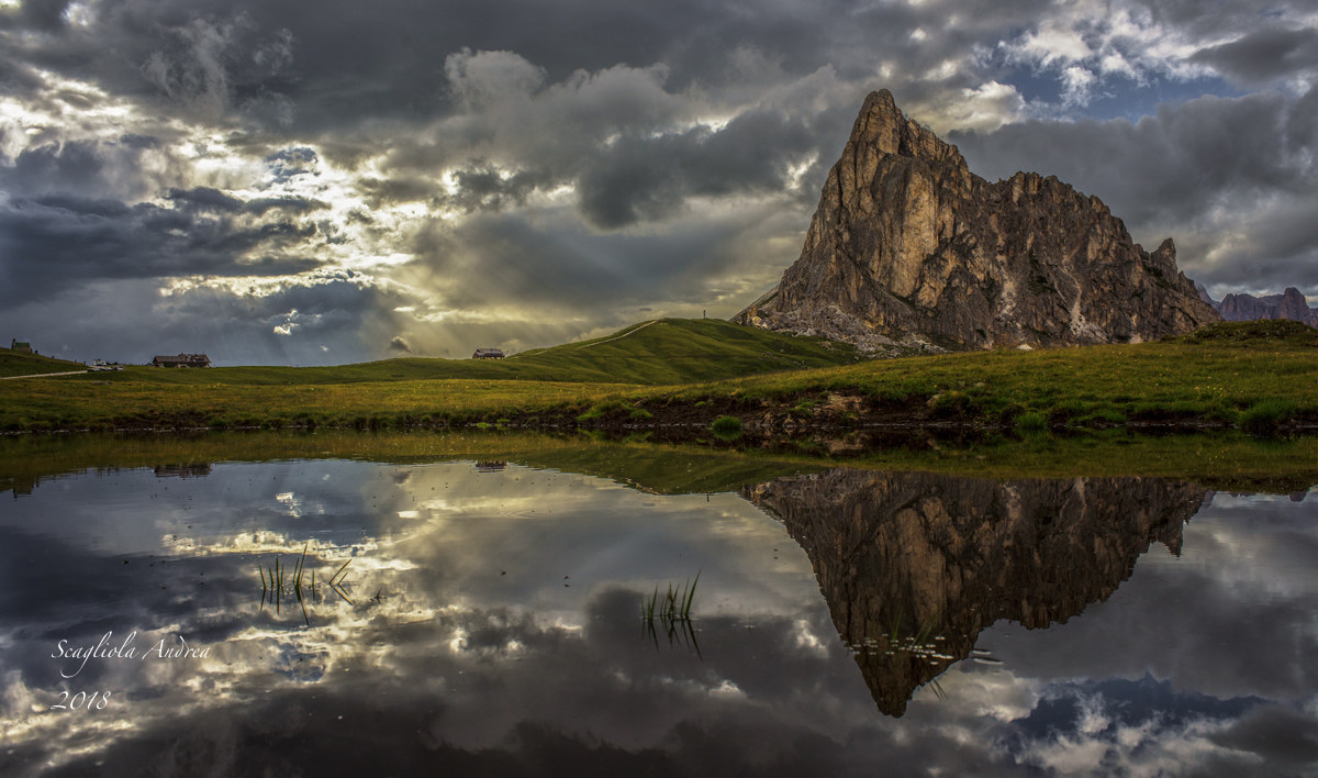 The reflection of Ra Gusela