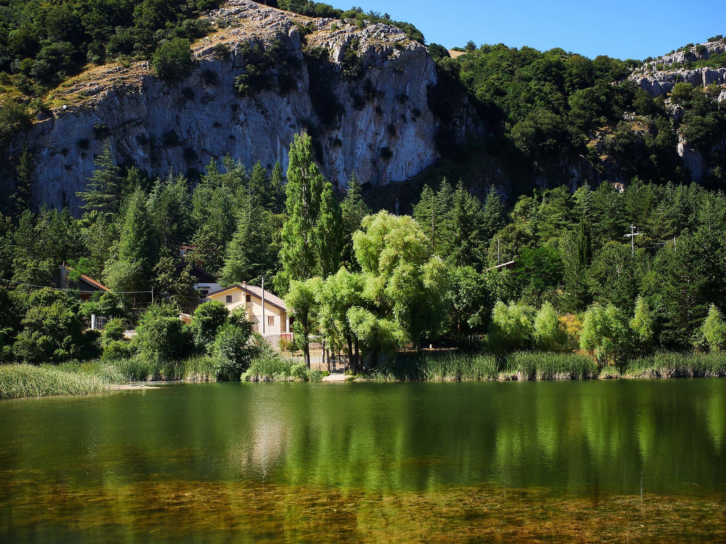 Lago di Piano Zucchi, una perla delle madonie.