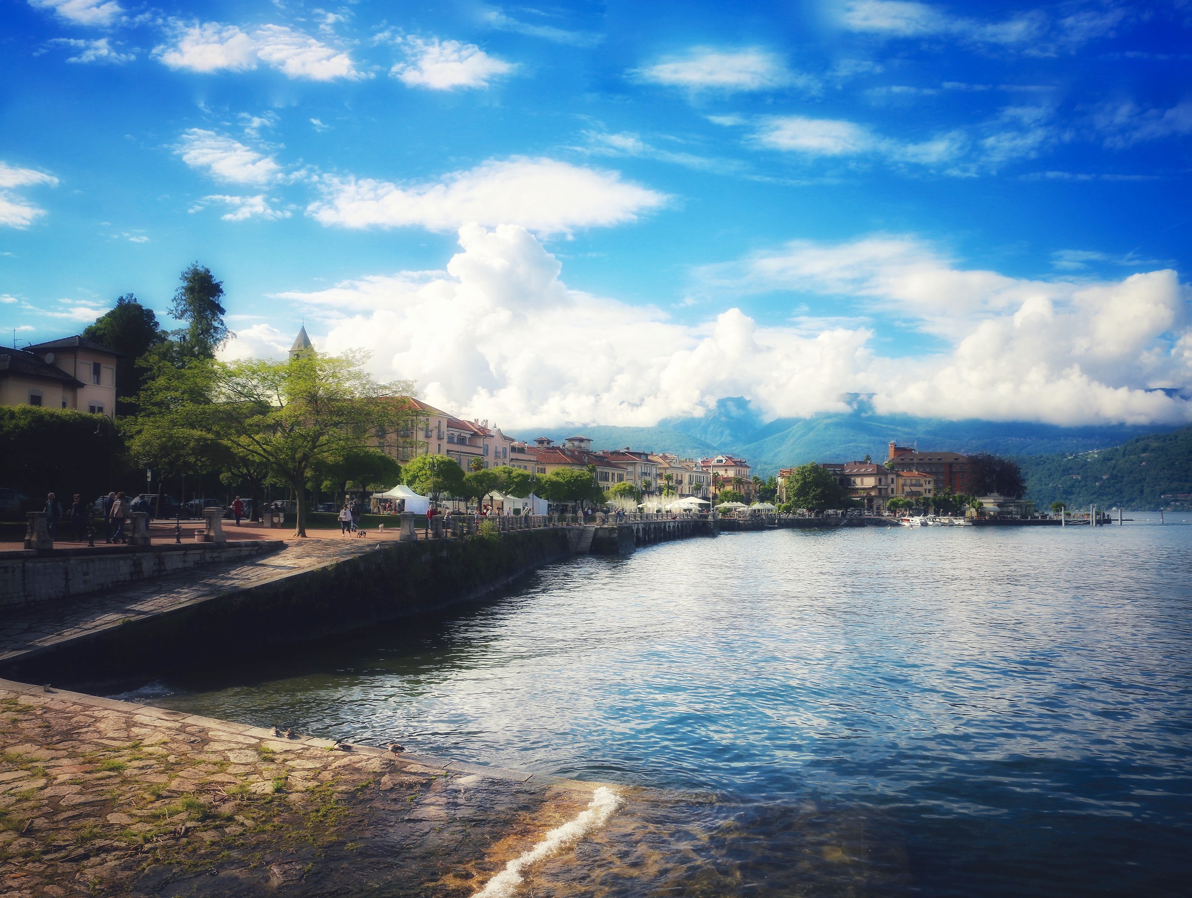 Baveno. Along the lake.