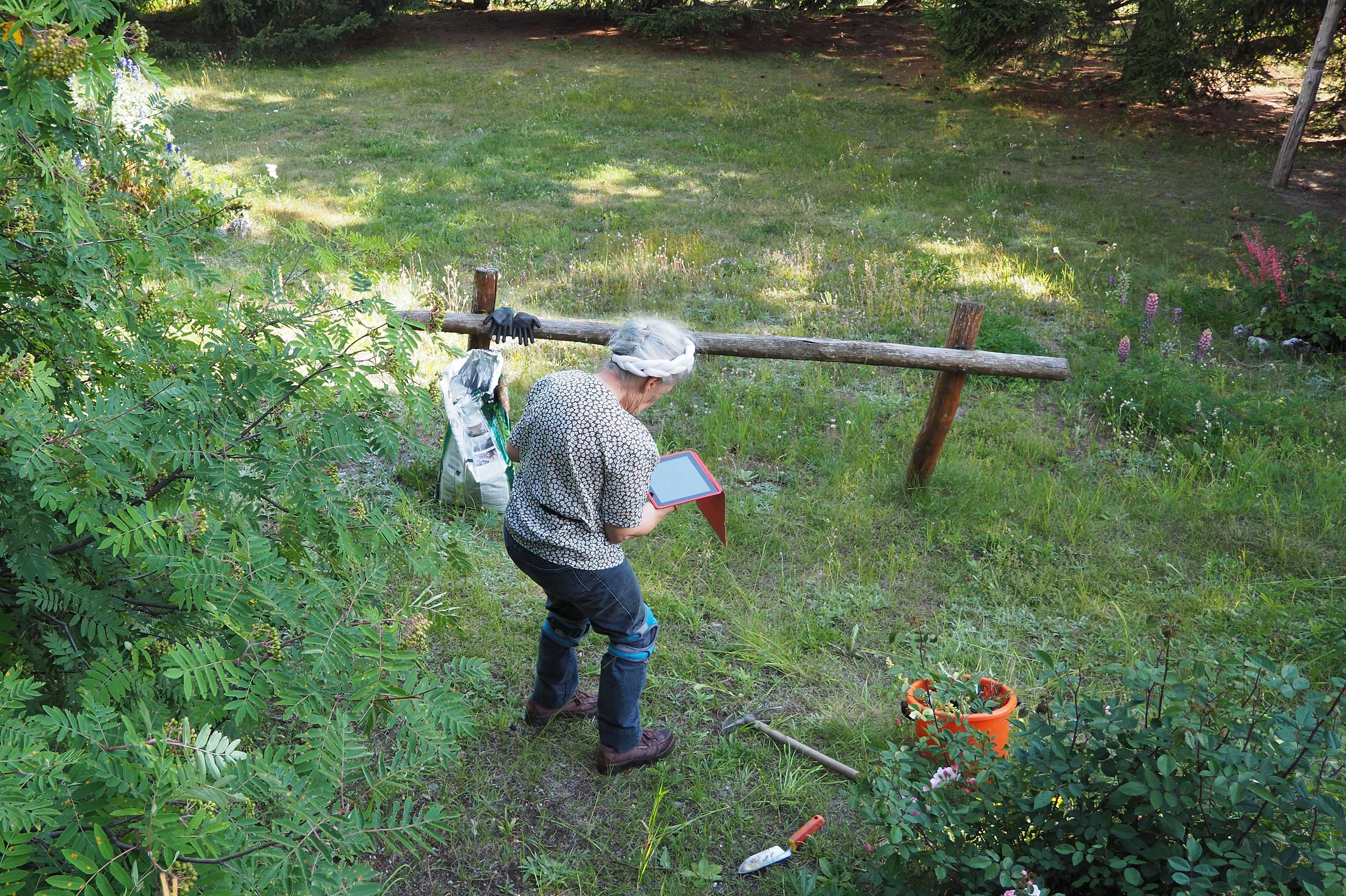 Gardening with tablet