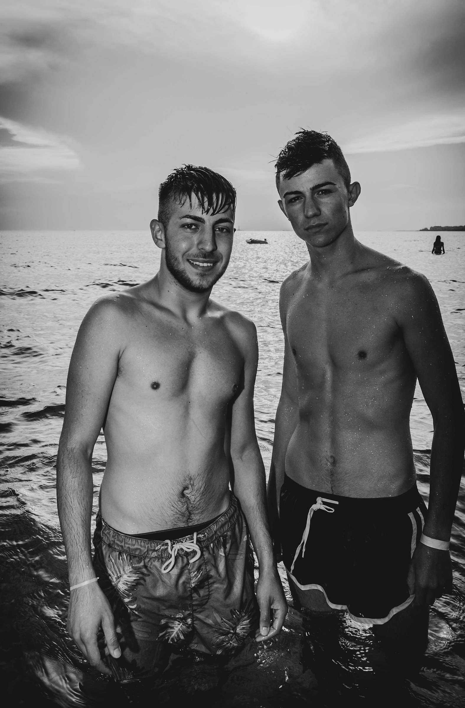 2 Nice Friends