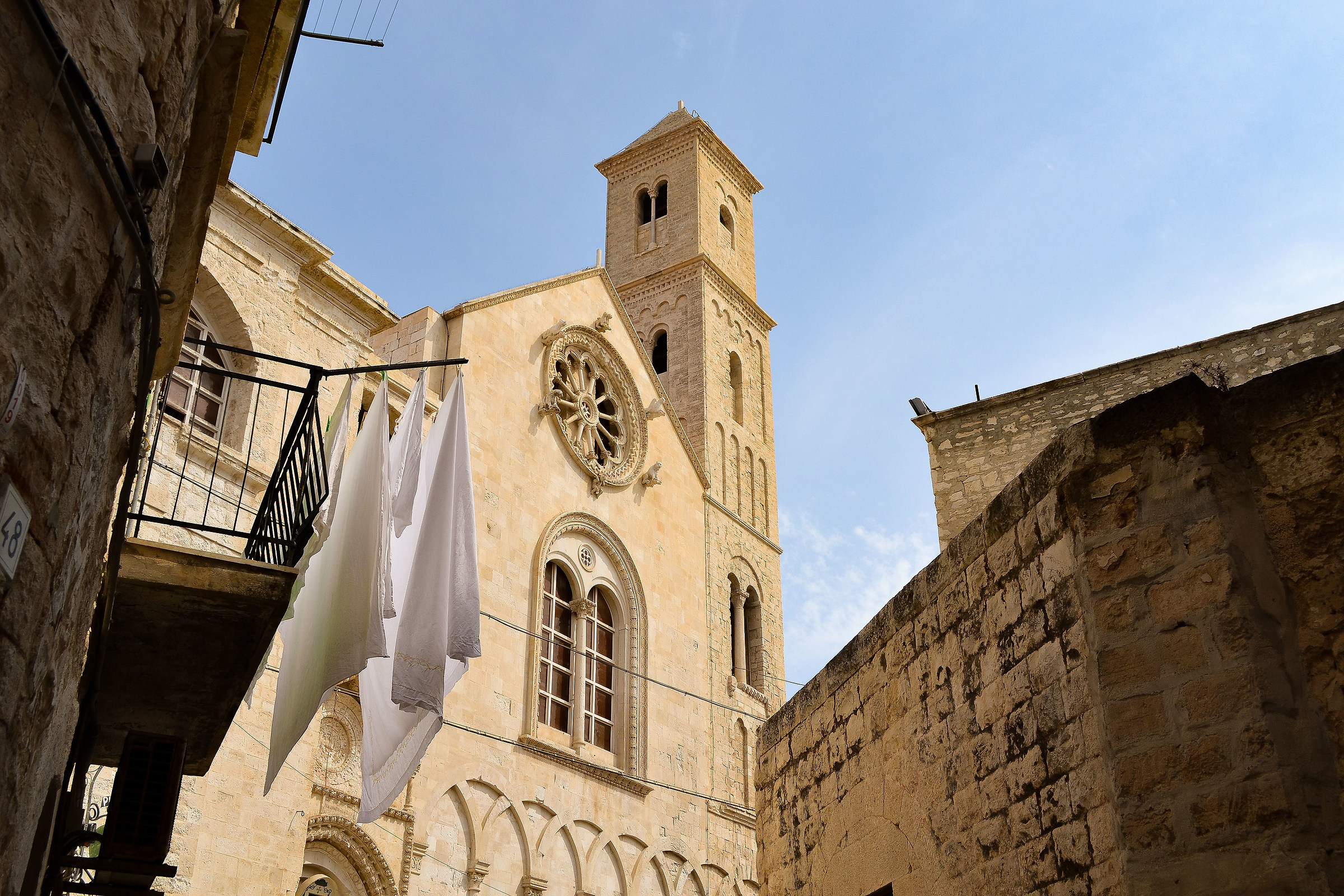 Glimpse of the Cathedral of Santa Maria Assunta in Giovinazz...