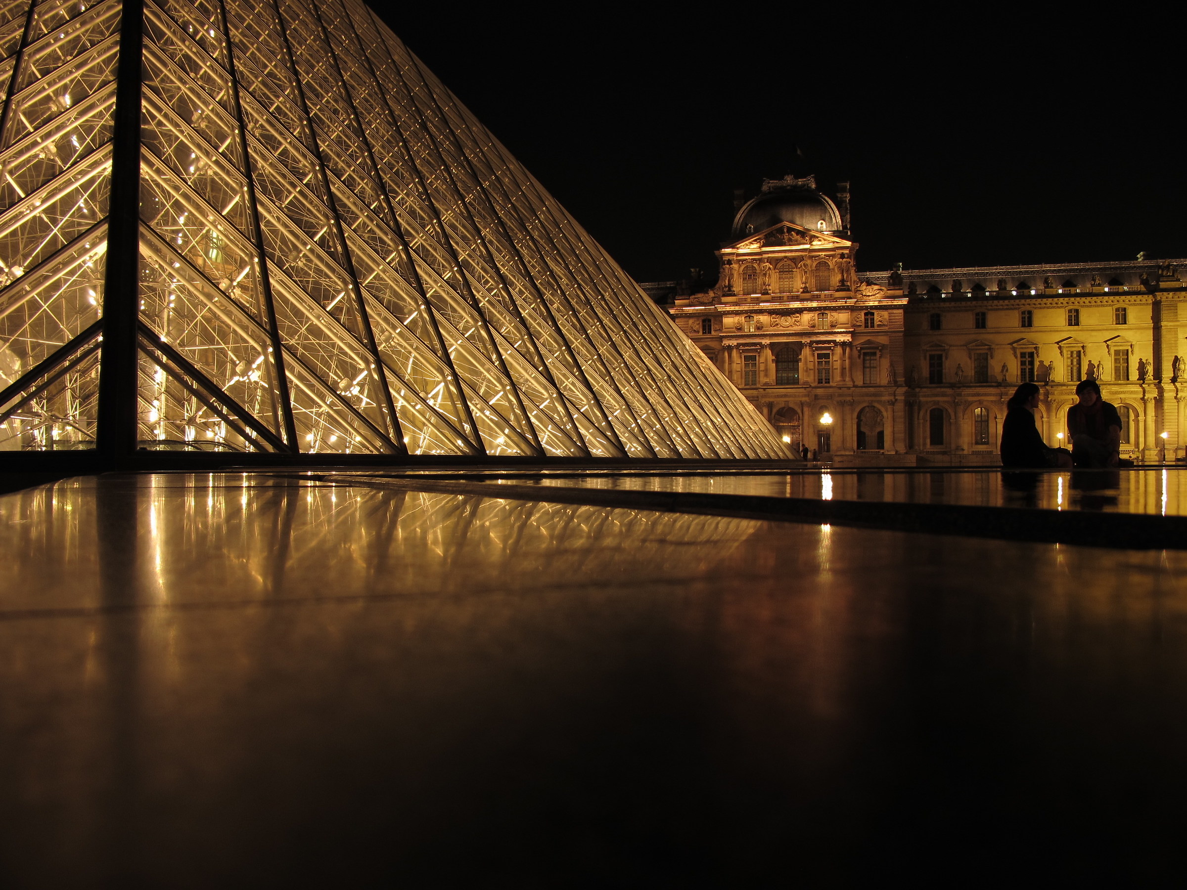 Pyramide du Louvre