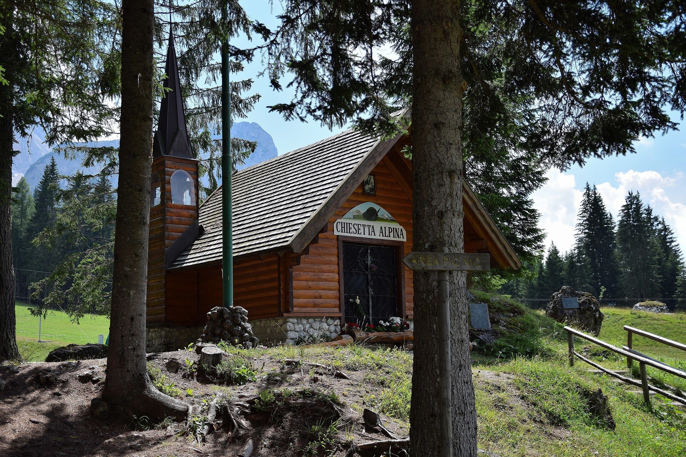 Chiesetta di montagna