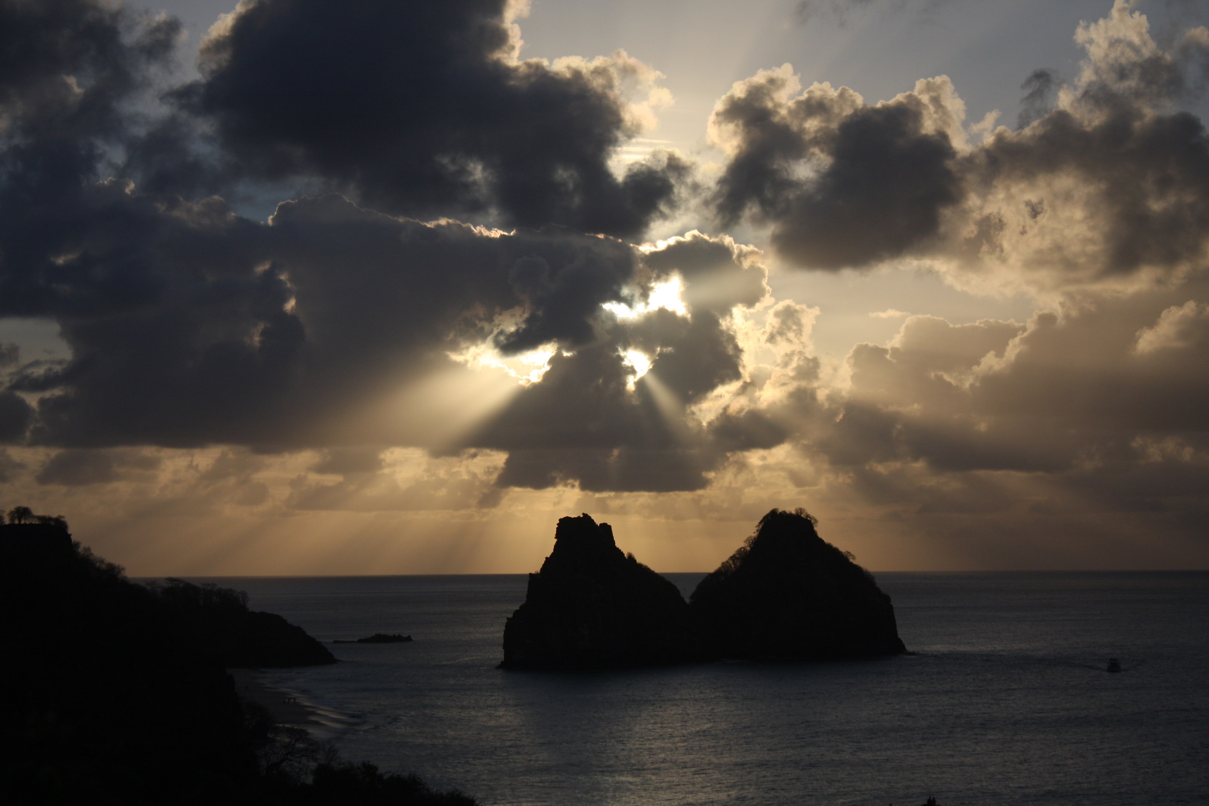 Tramonto sui Dois Irmãos