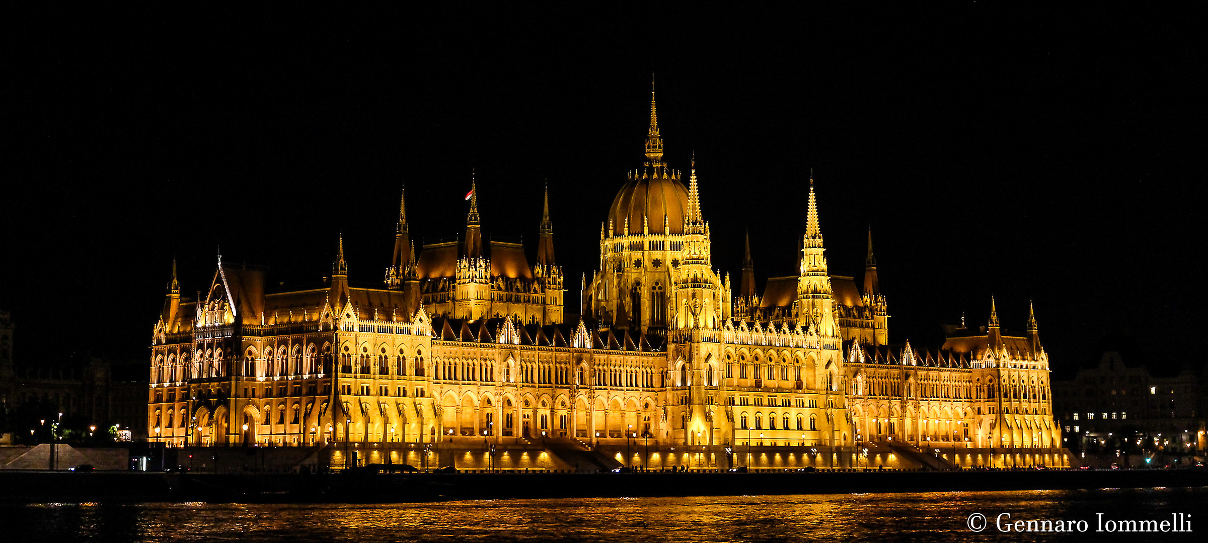 Országház by Night