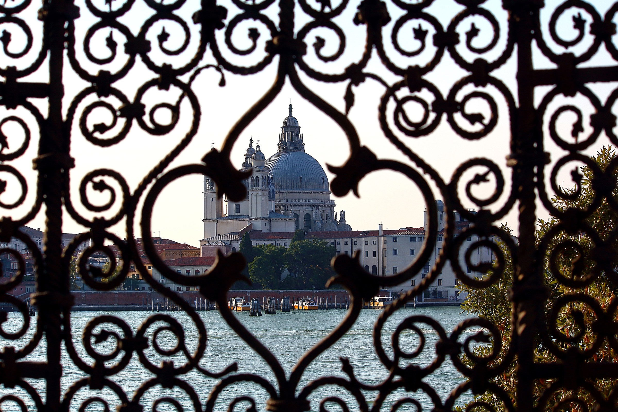 From the grate of the Treoci...