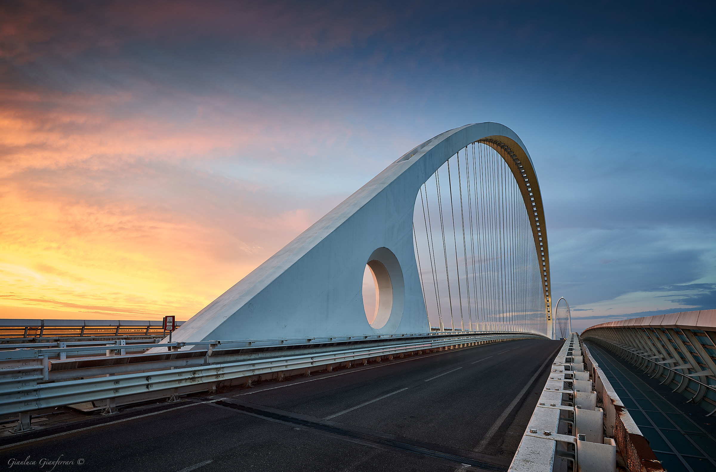 Vele di Calatrava al tramonto