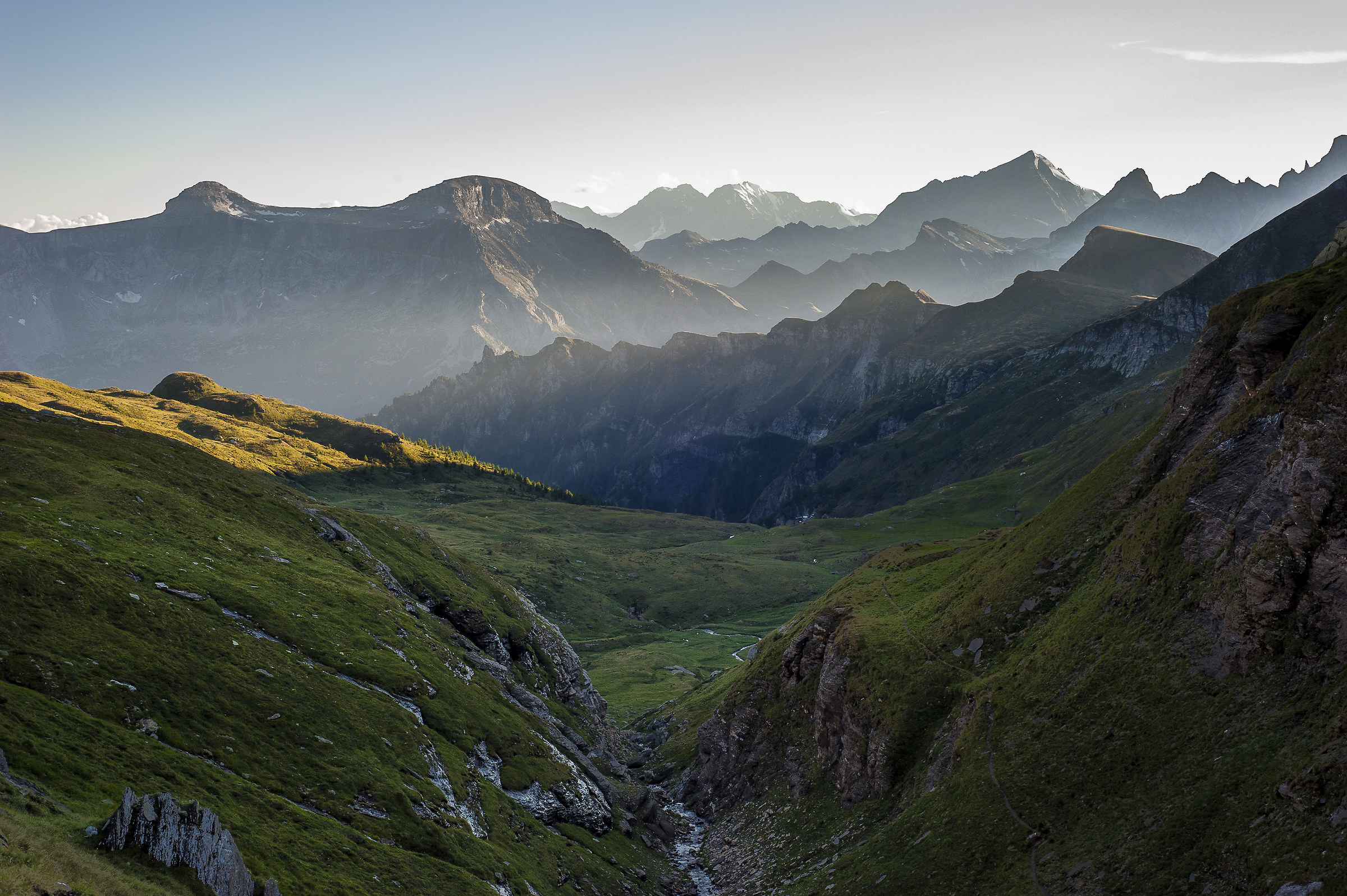 Quattro creste e una valle.