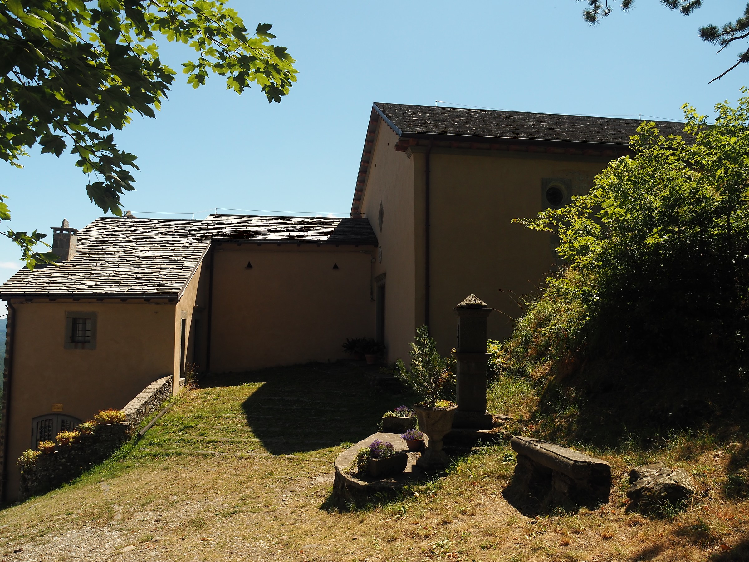 Roccapelago (mo) - La rocca e la pieve plebana 2