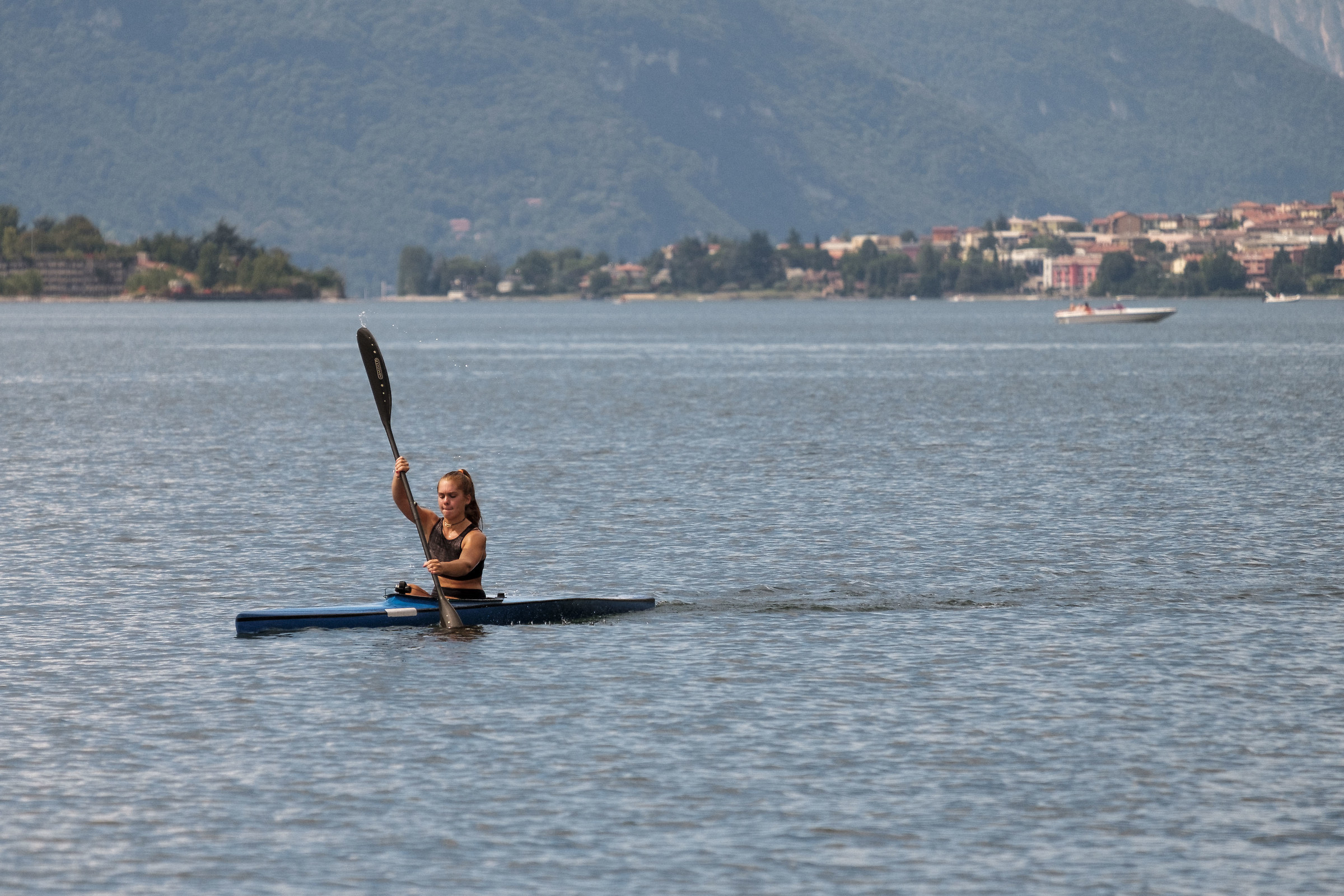 In canoa su quel ramo del Lago di Como