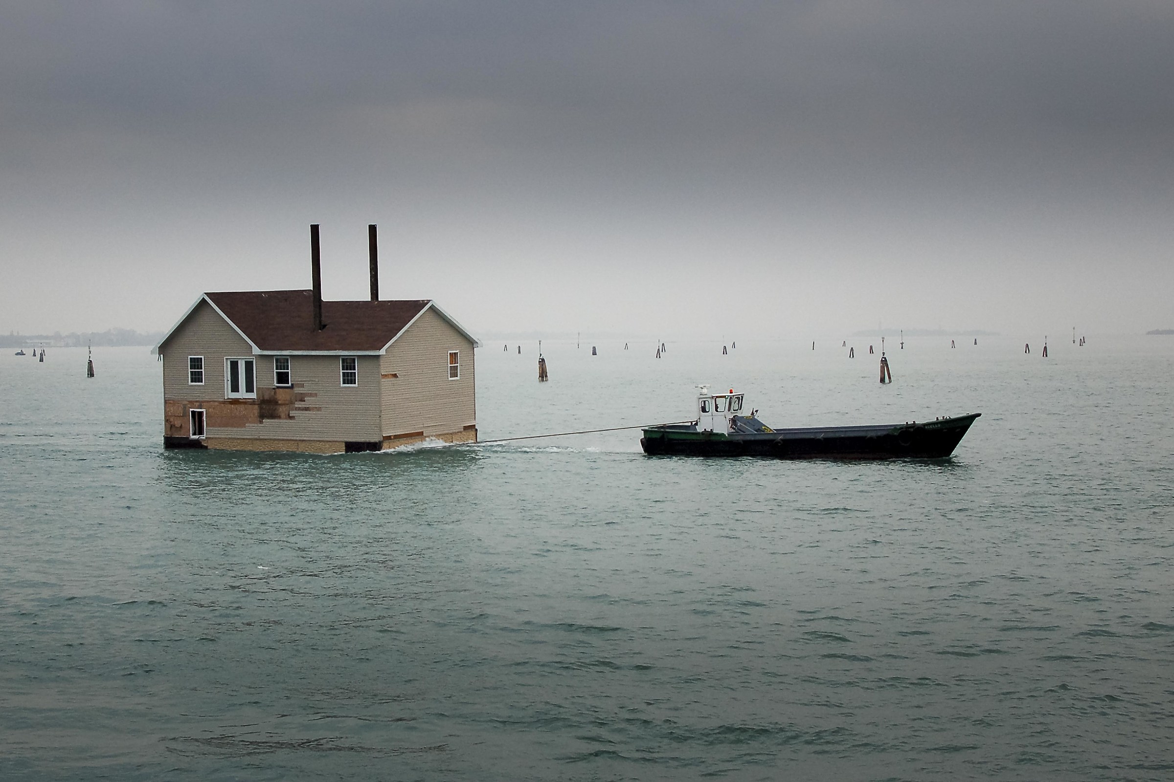 A work of art to walk around the lagoon