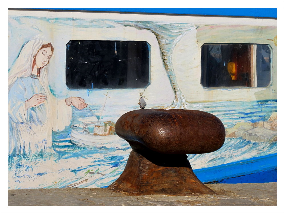 Snooping on the pier... _ 5