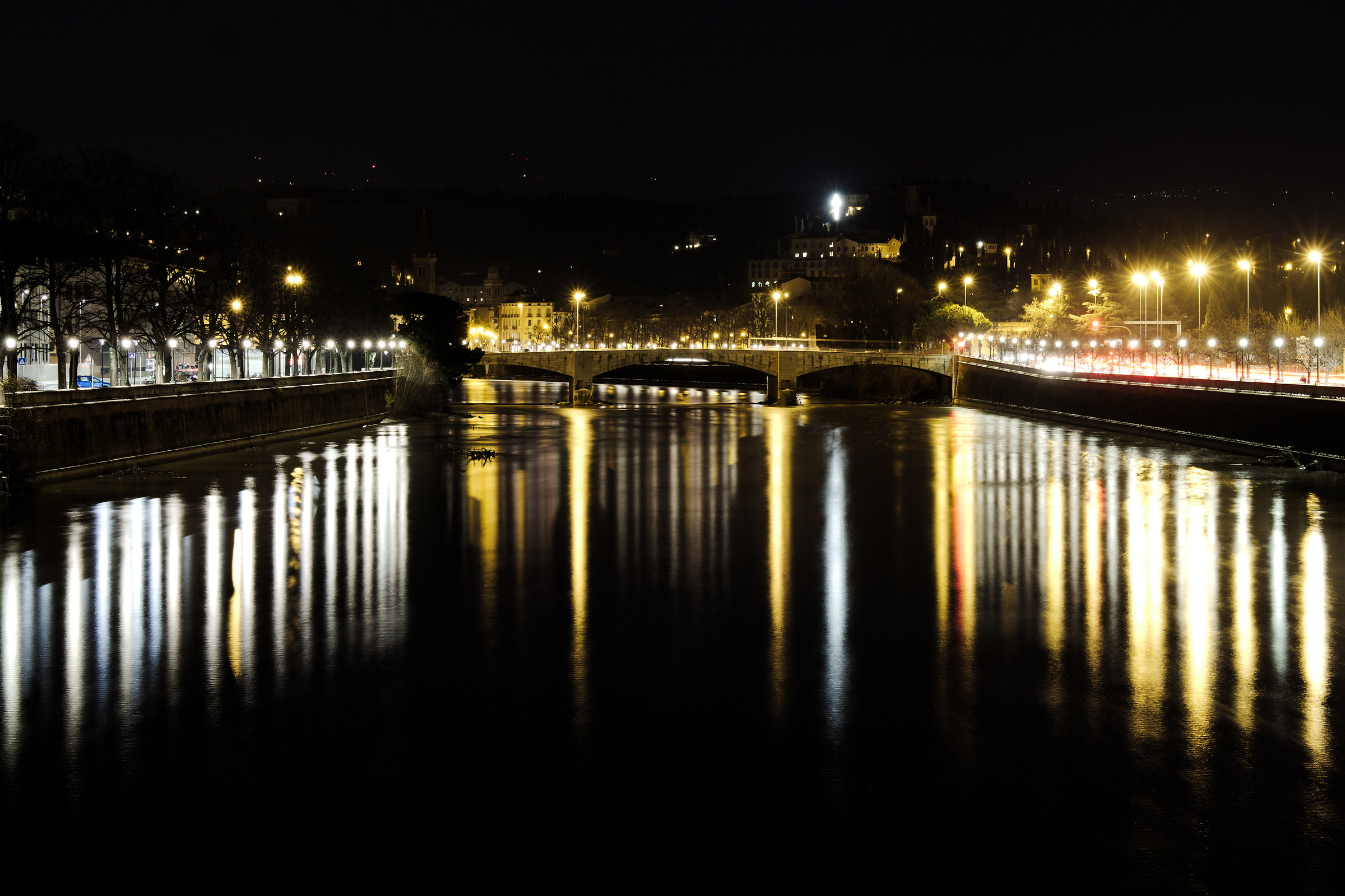 Adige, towards Aleardi Bridge