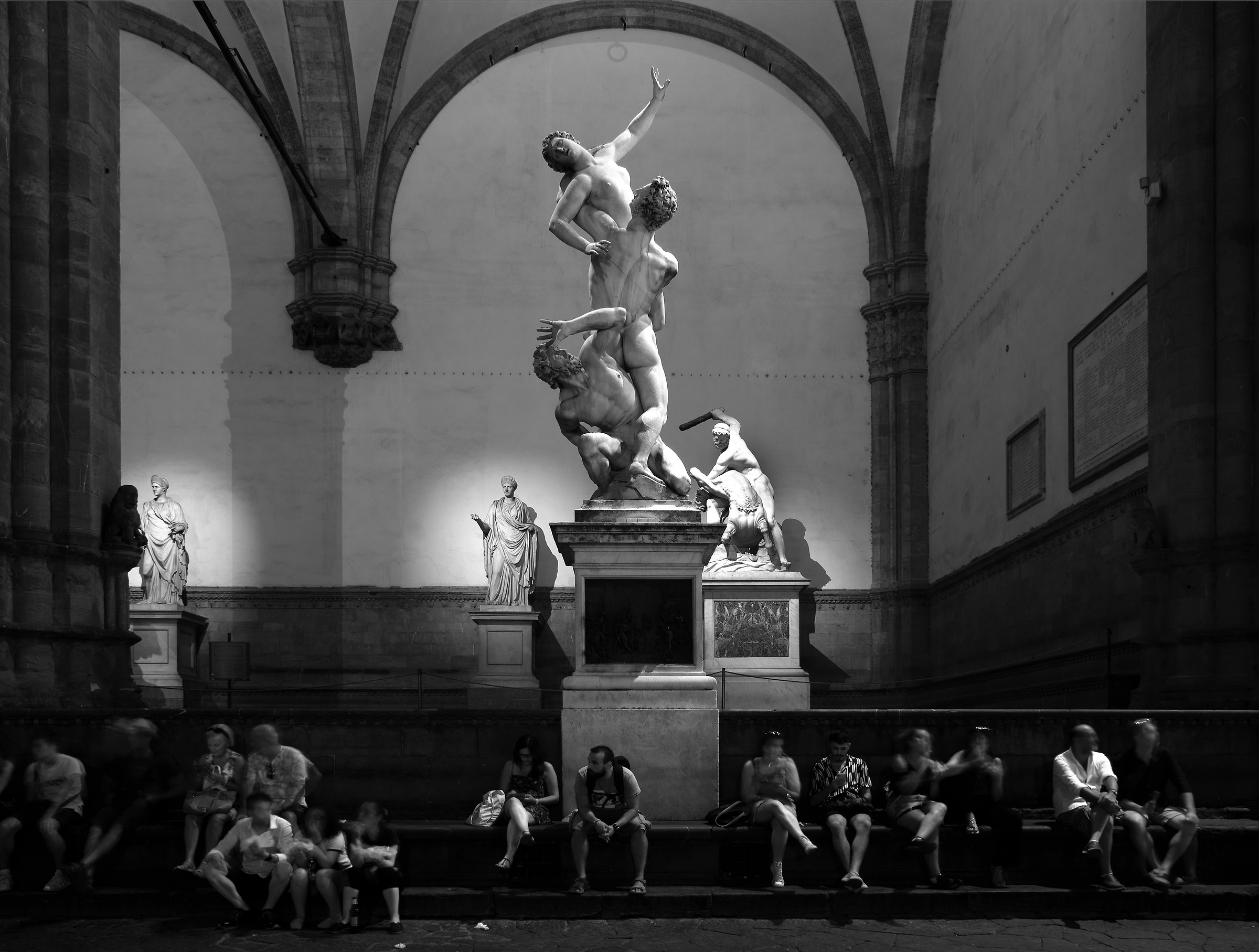 Ai piedi della bellezza