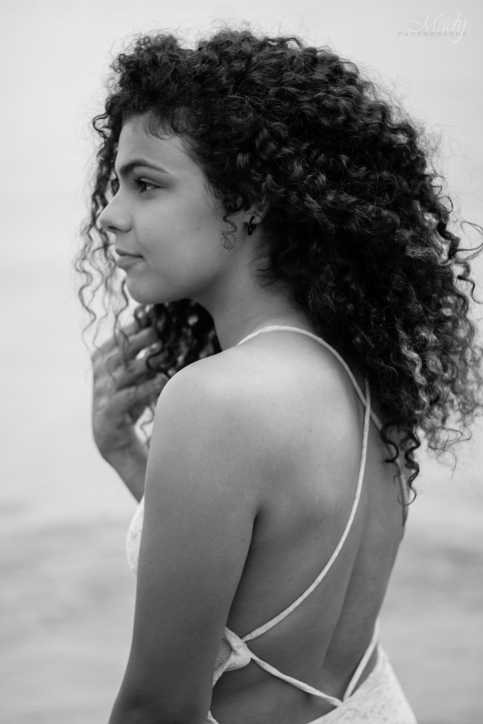 Glances in monochrome.