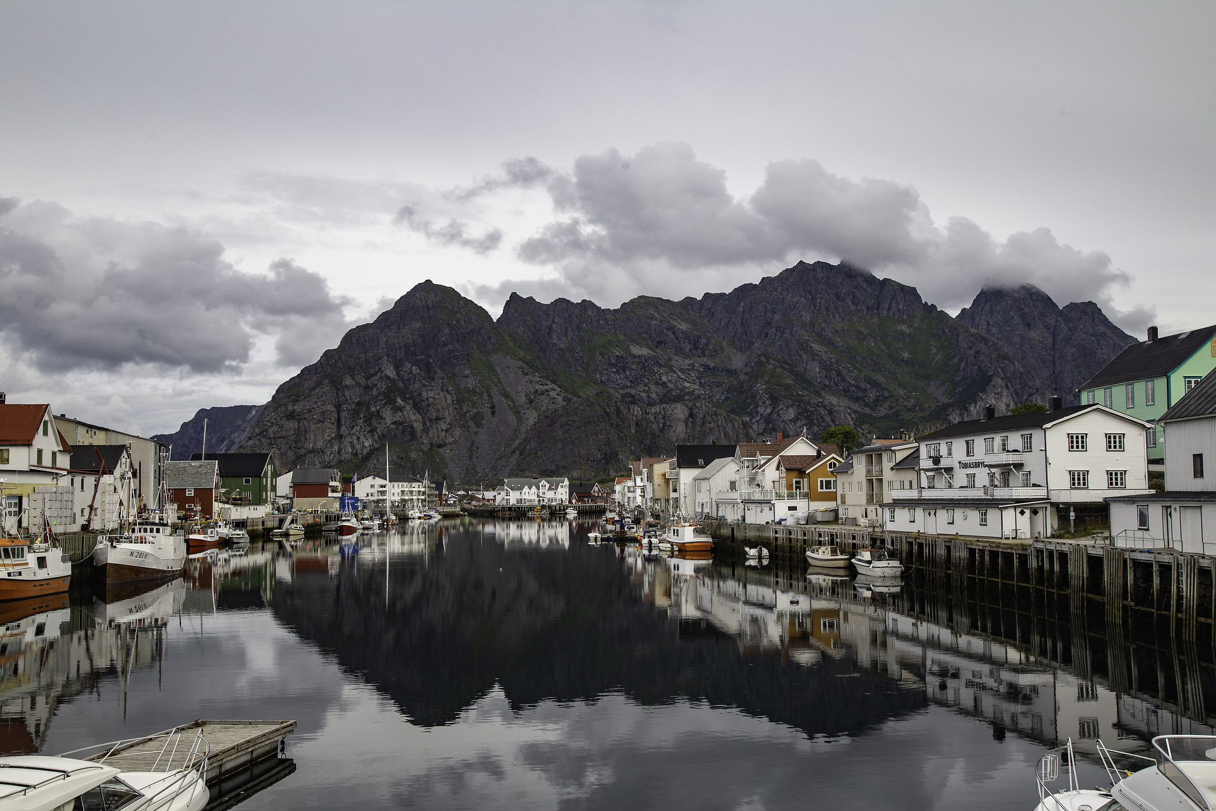 Reflexes-Heningsvaer-Lofoten-Norway