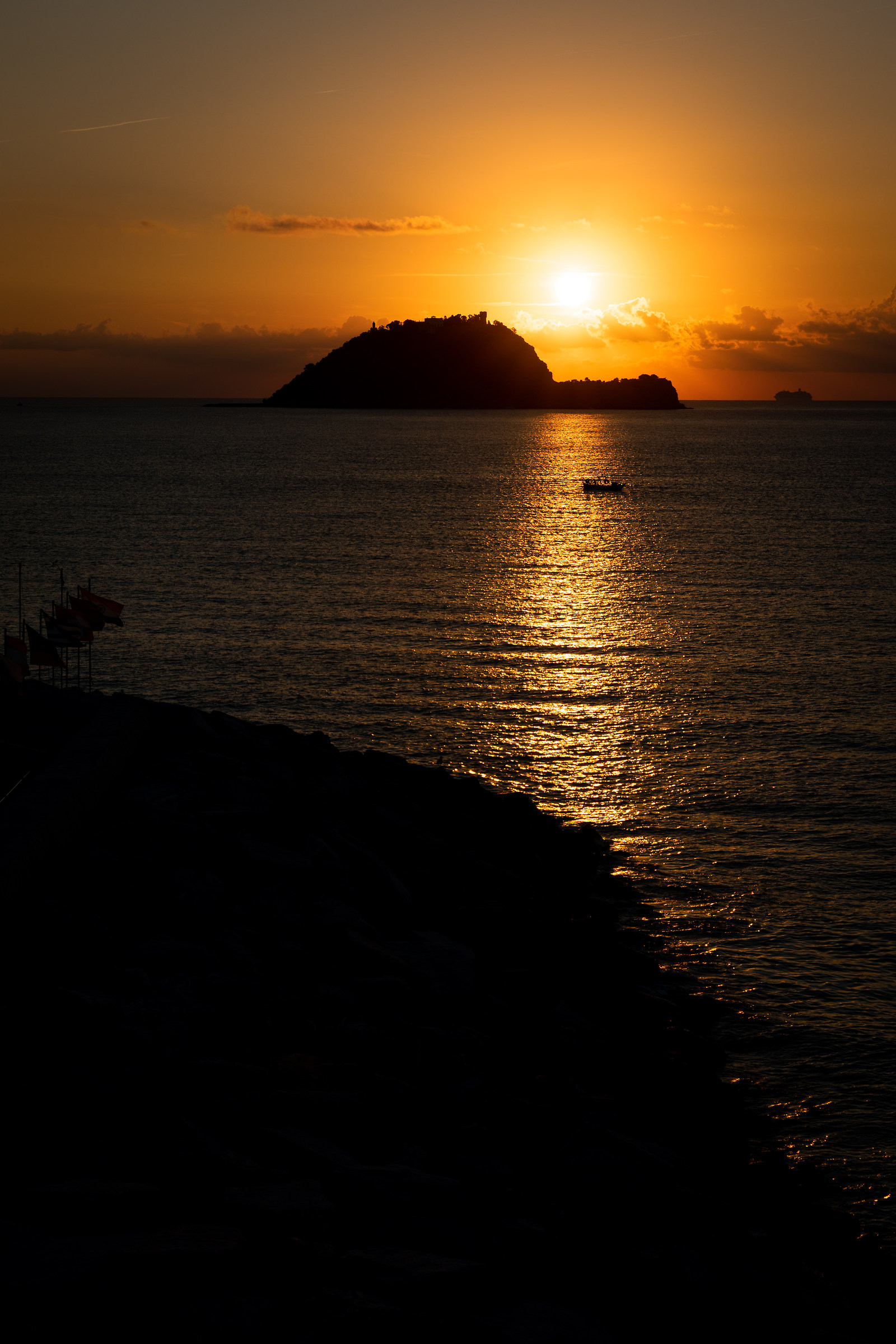 Alba sull'isola Gallinara