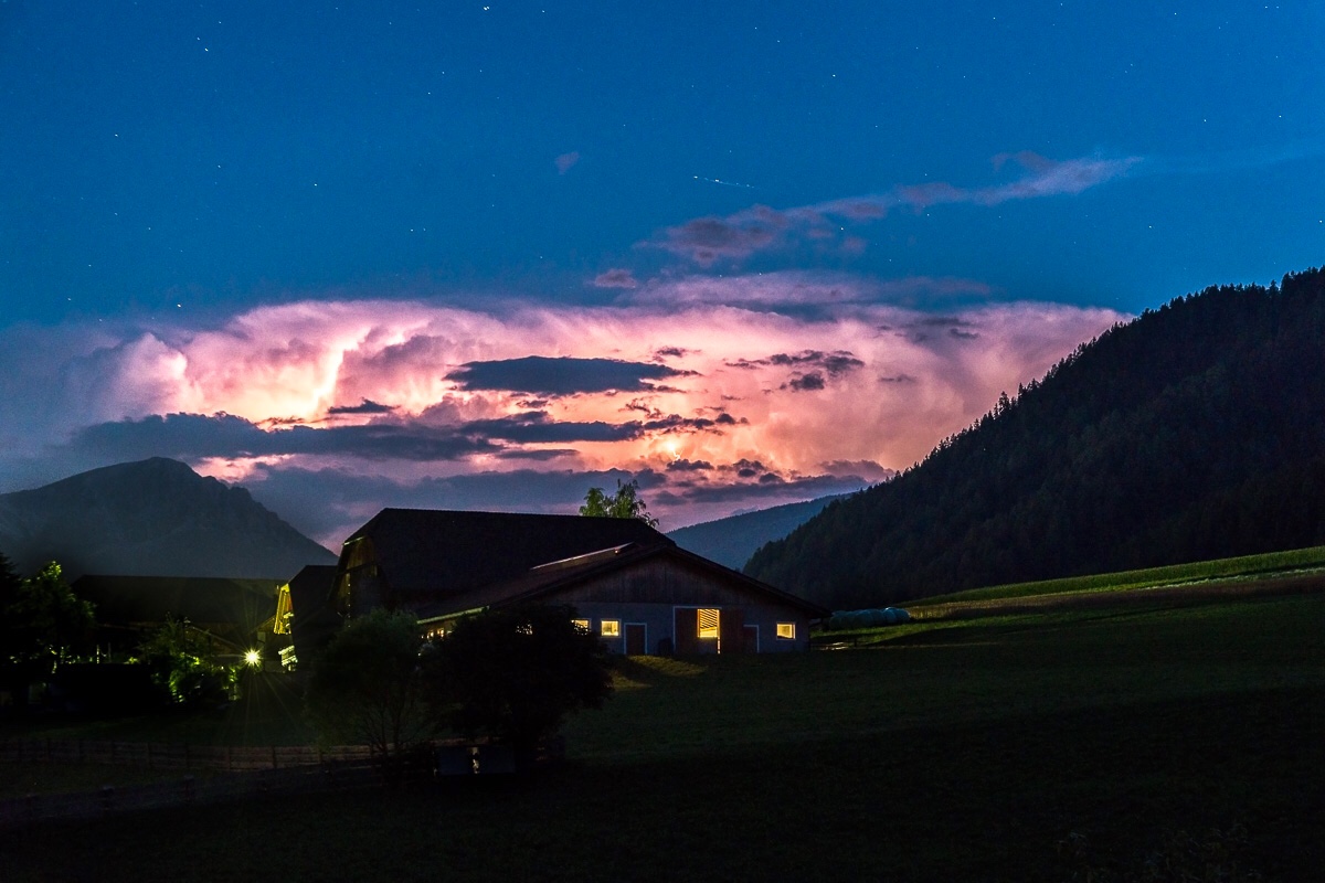 Il temporale sotto il cielo stellato