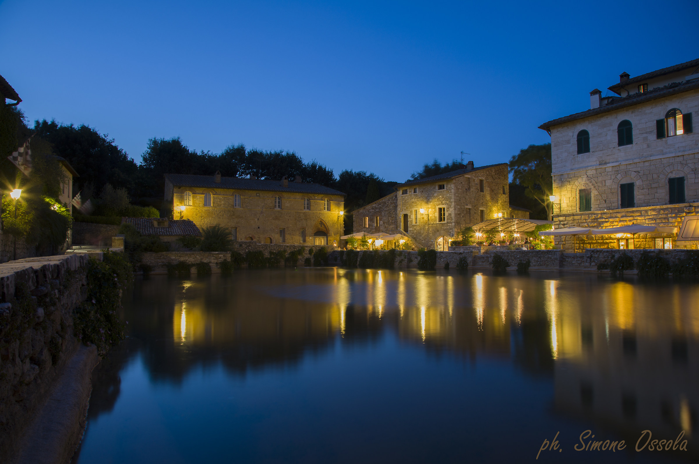 Bagno Vignoni all'ora blu