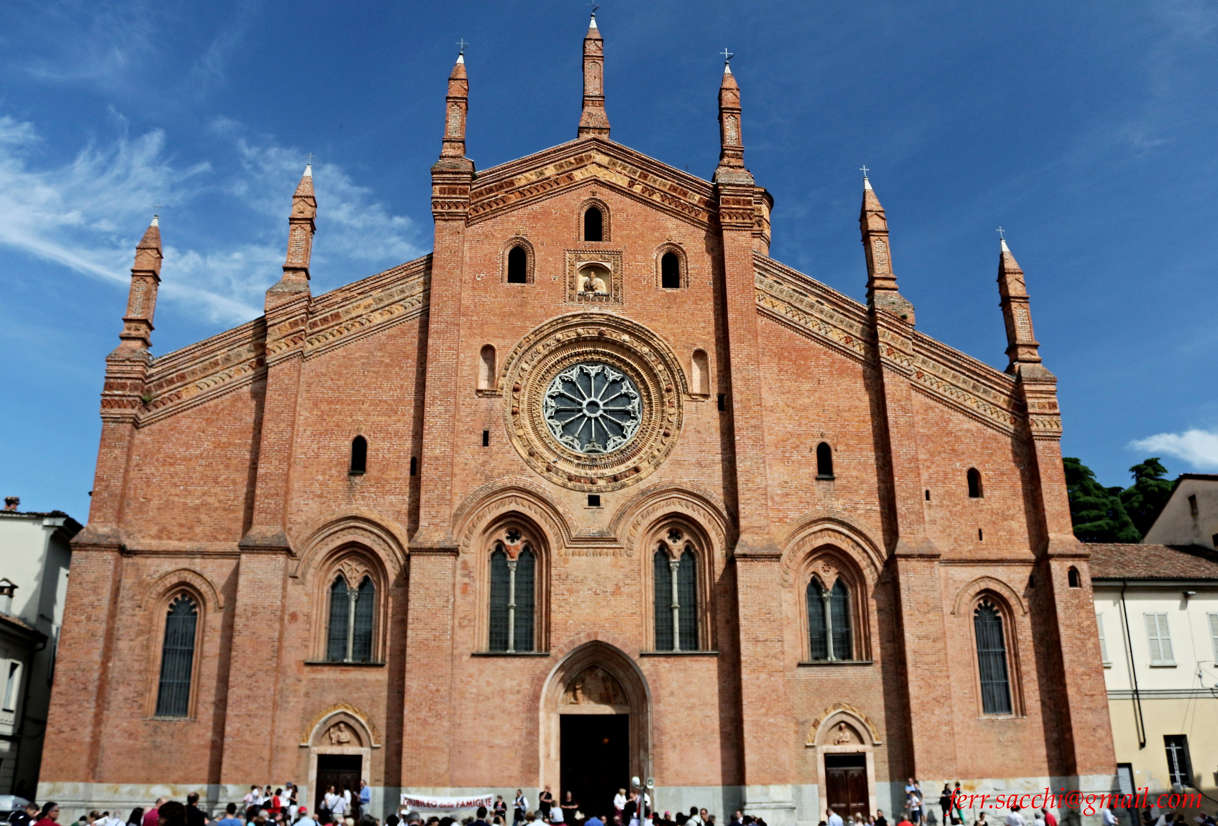 Pavia - Chiesa del Carmine ( di giorno )