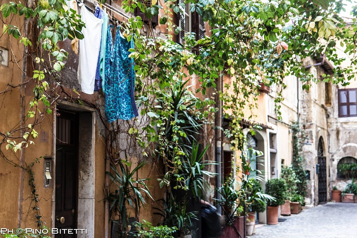 Glimpse in Trastevere