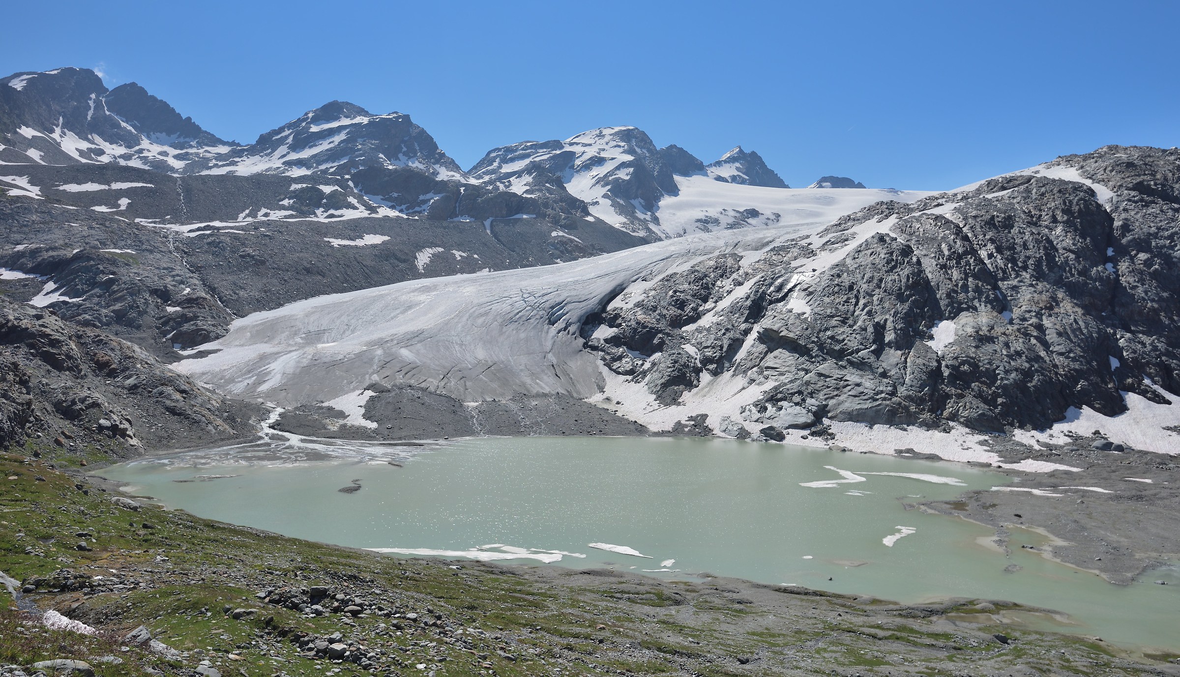 From Lac Superieur the moraine and the Rutor Glacier