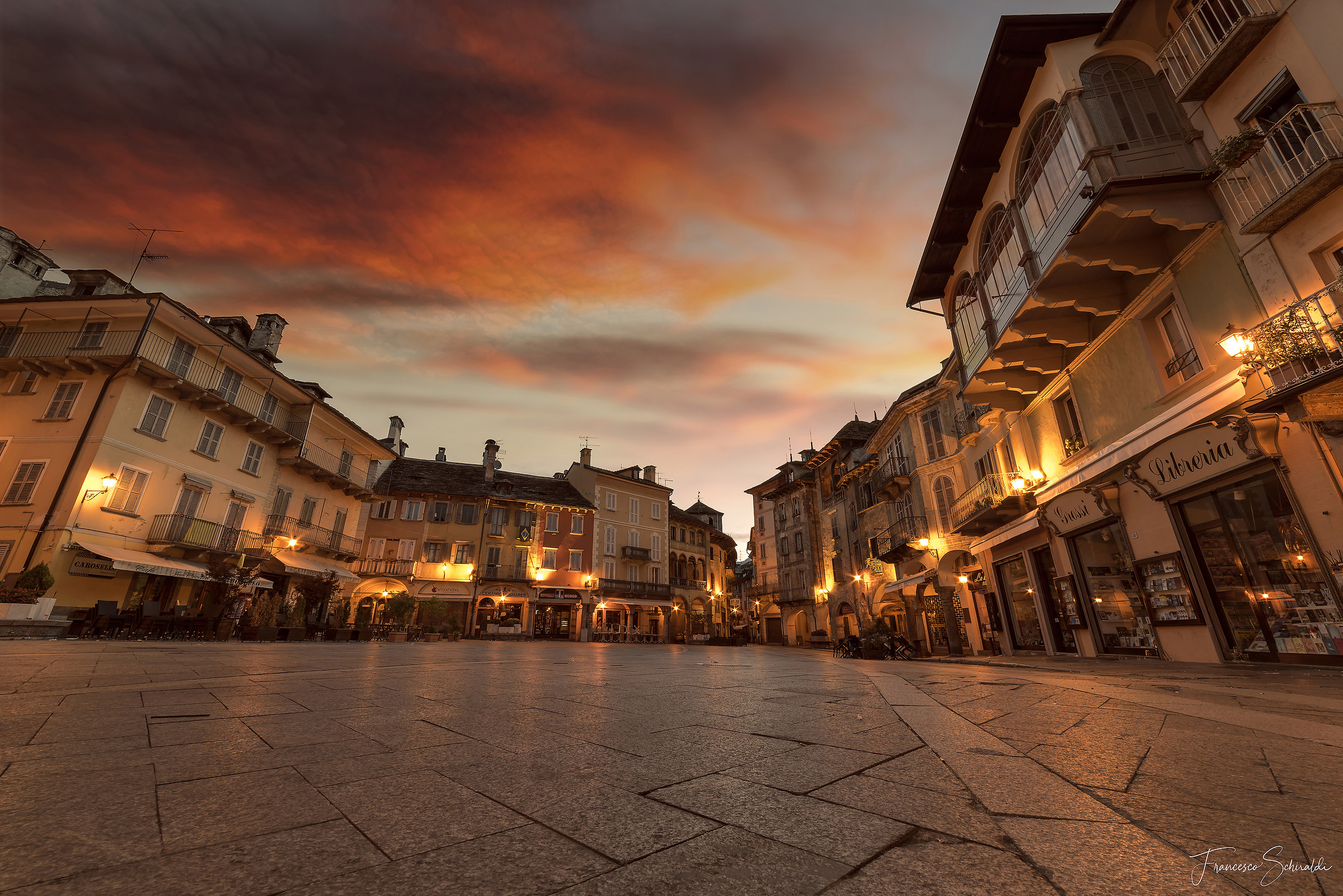 Alba in Piazza Mercato - Domodossola