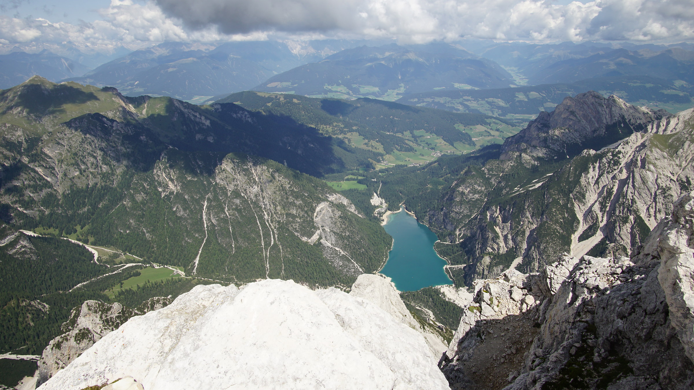 Lago di braies dalla Croda del becco 2810mt