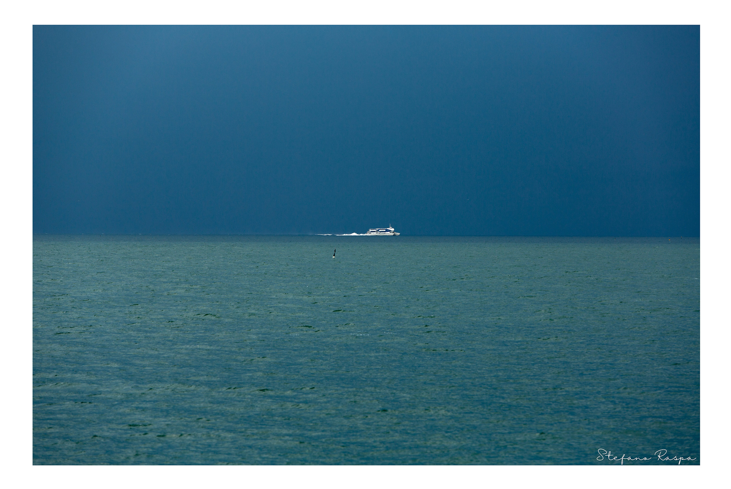 White Trail in blue green. Offshore to Venice
