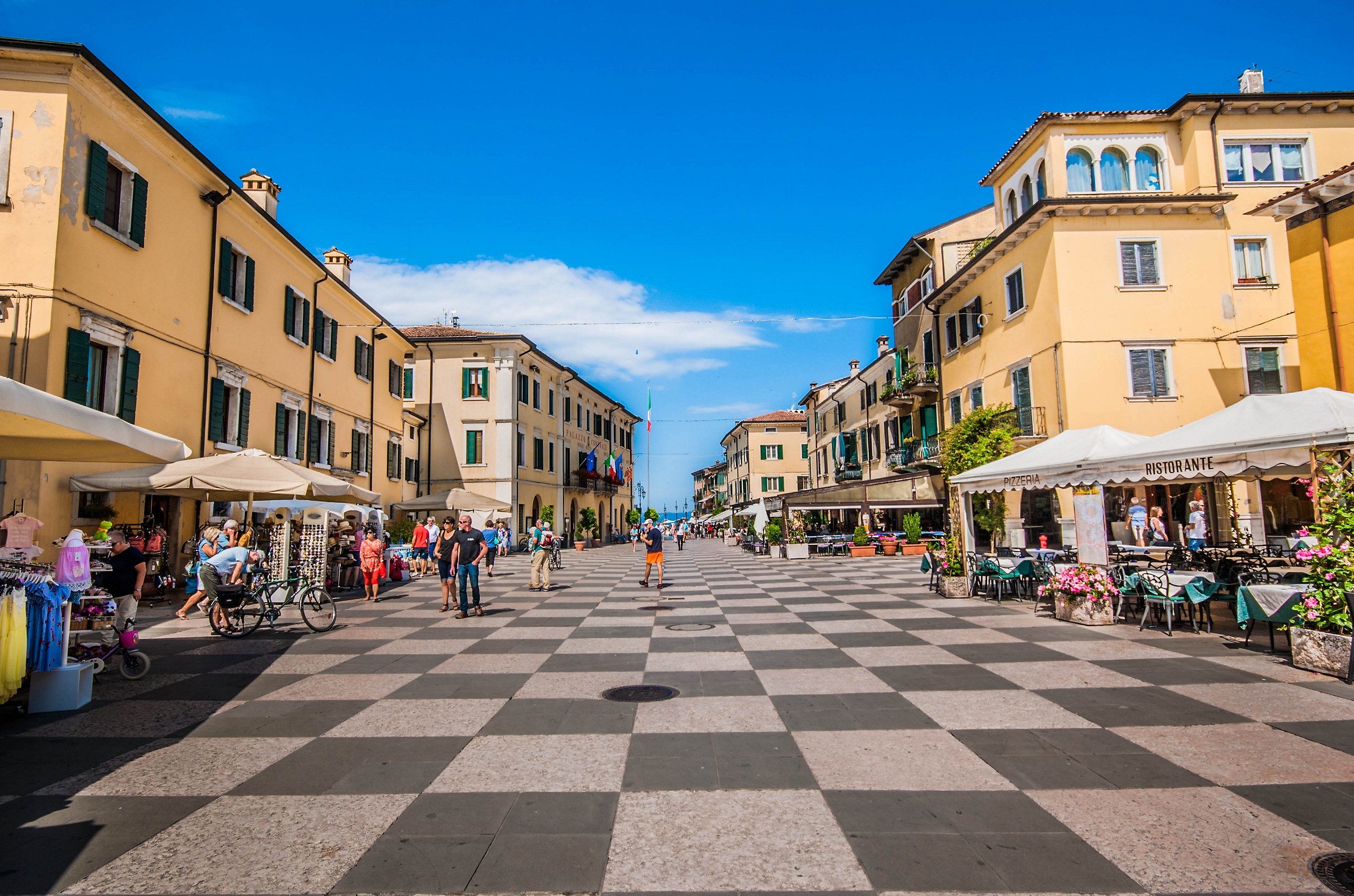 Lazise-Piazza Vittorio Emanuele