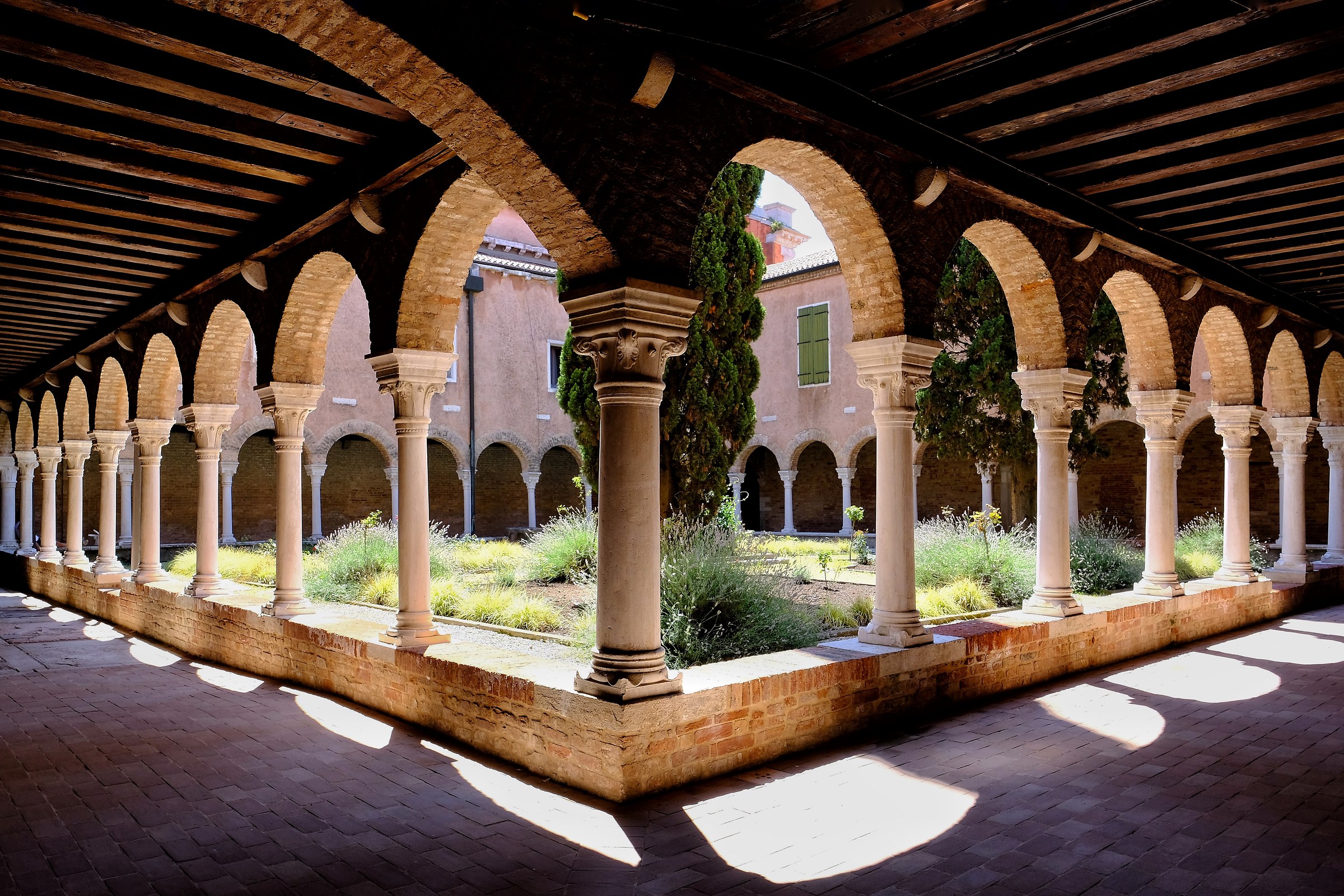 Venetian cloister.