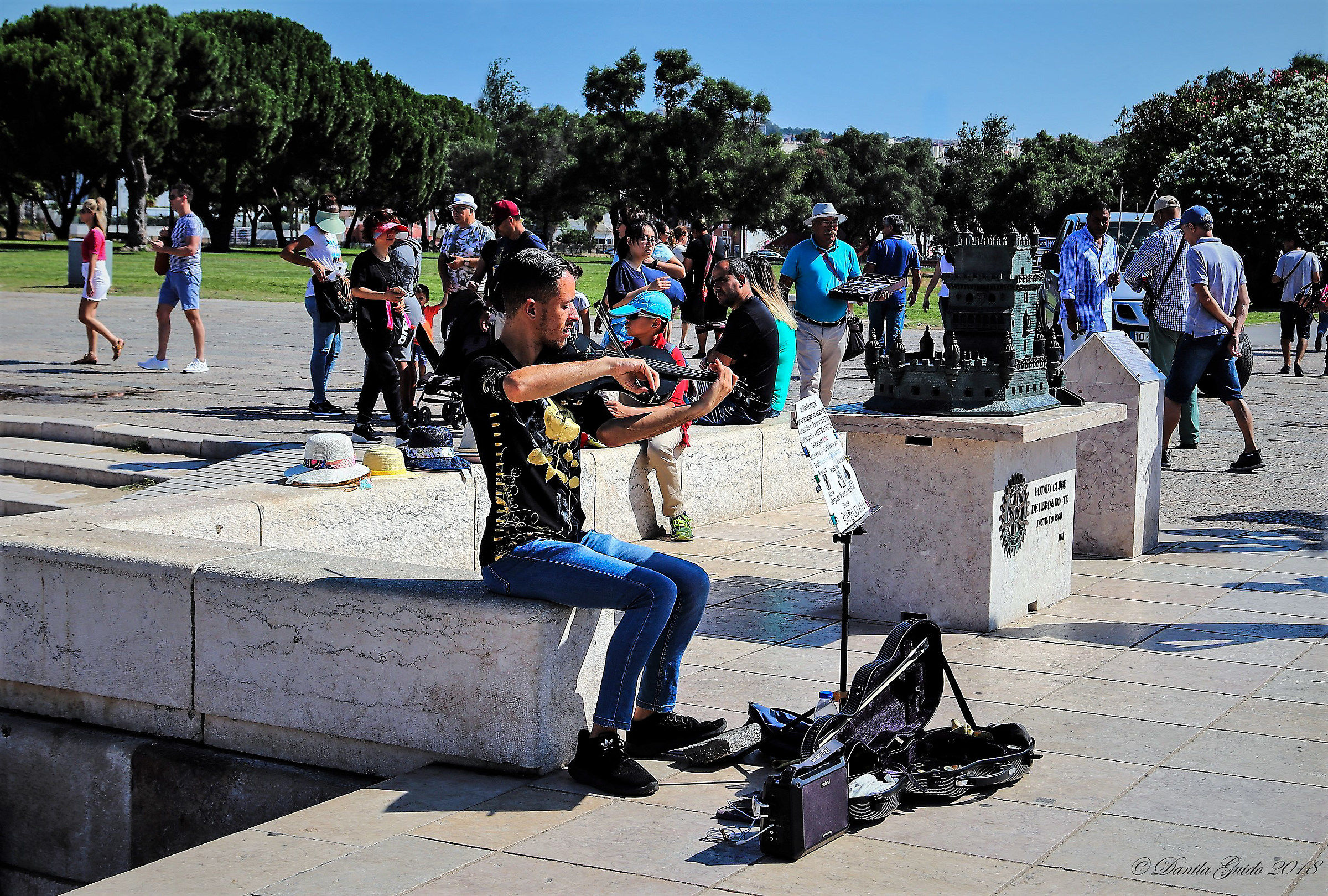 suonare alla luce alla Torre di Belem