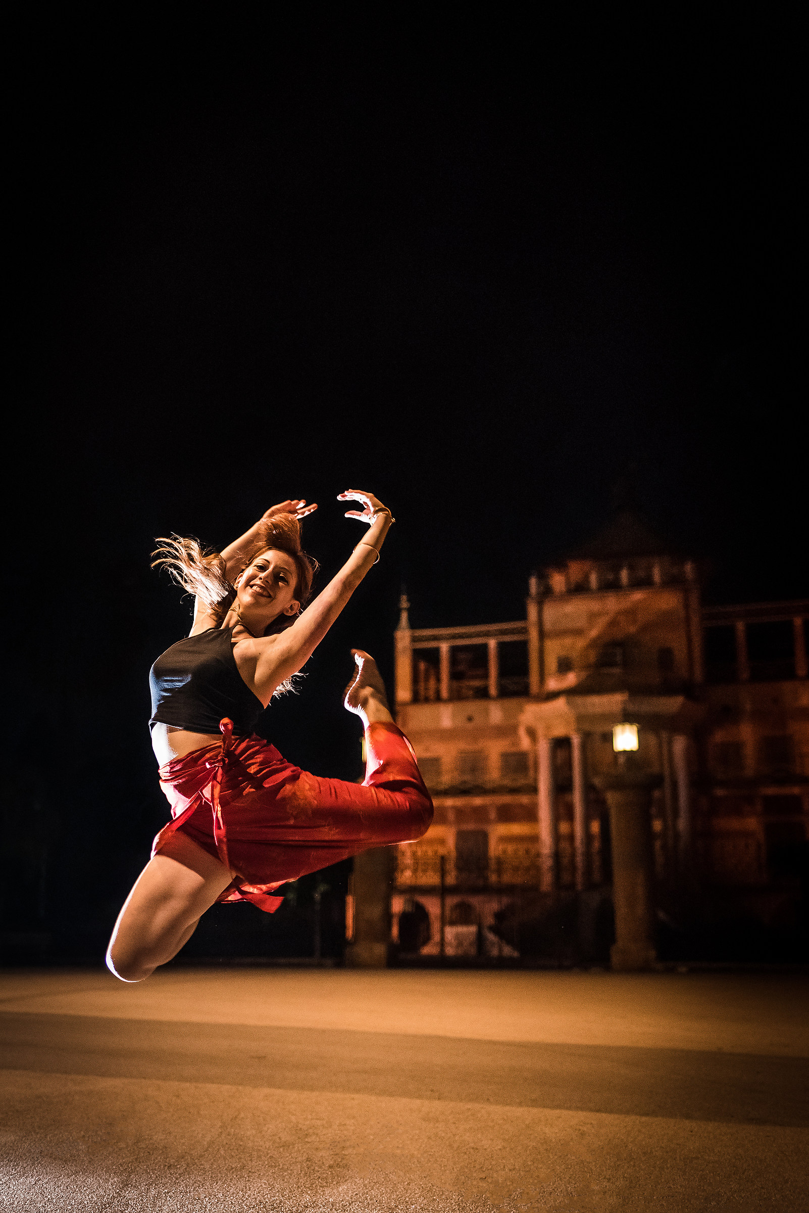 To the Chinese building