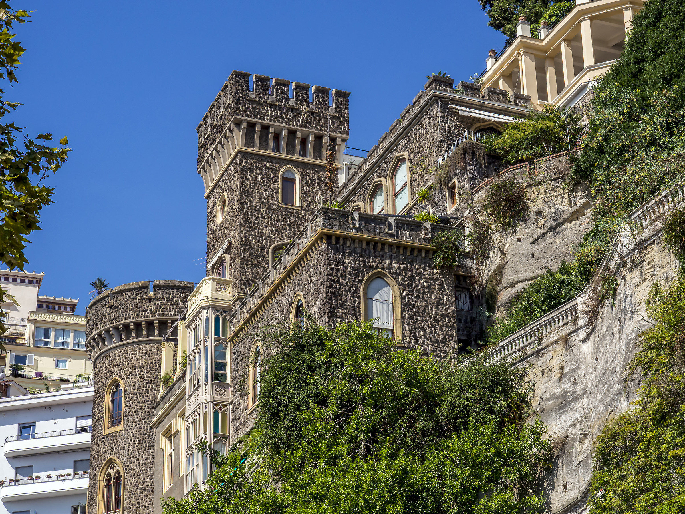 Napoli-castelli in città