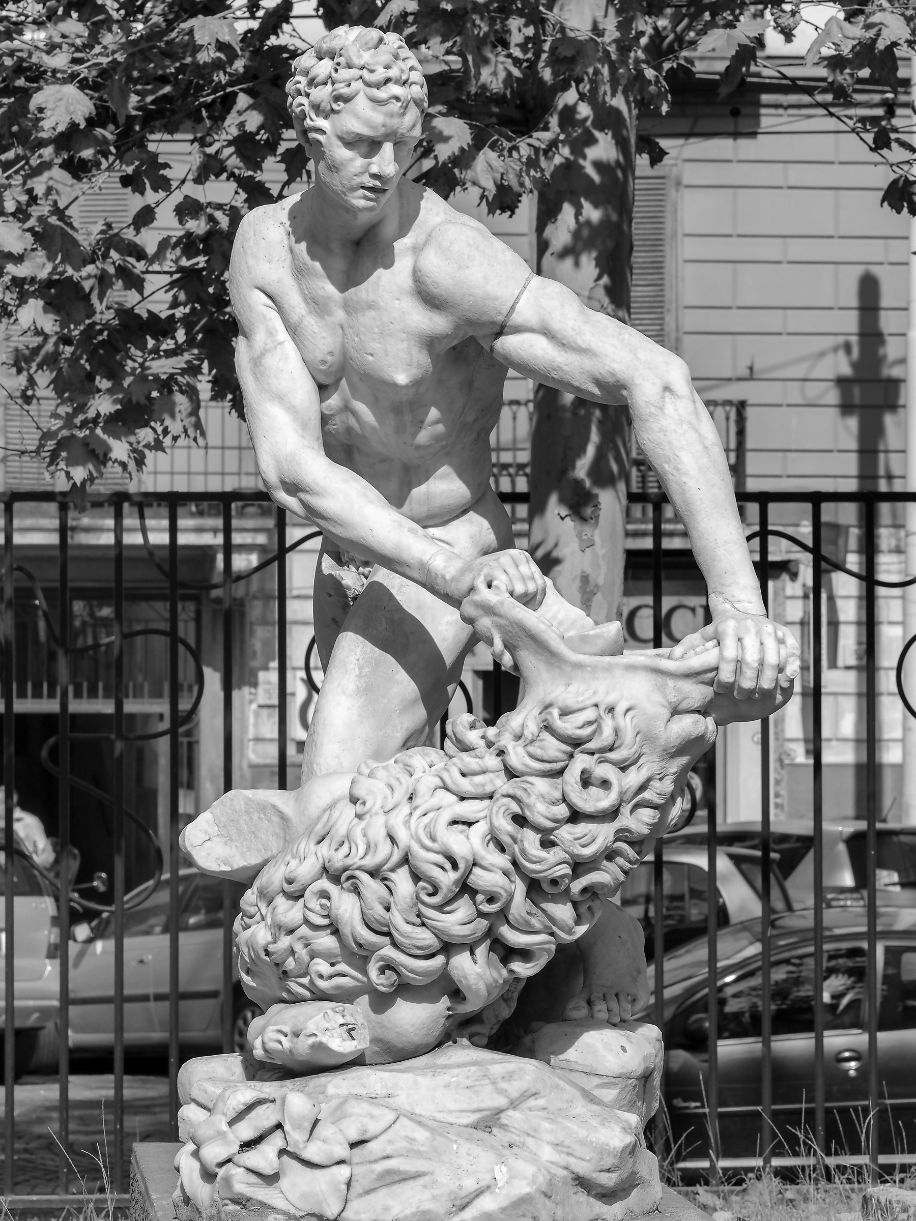 Si, ora la vedo la carie...