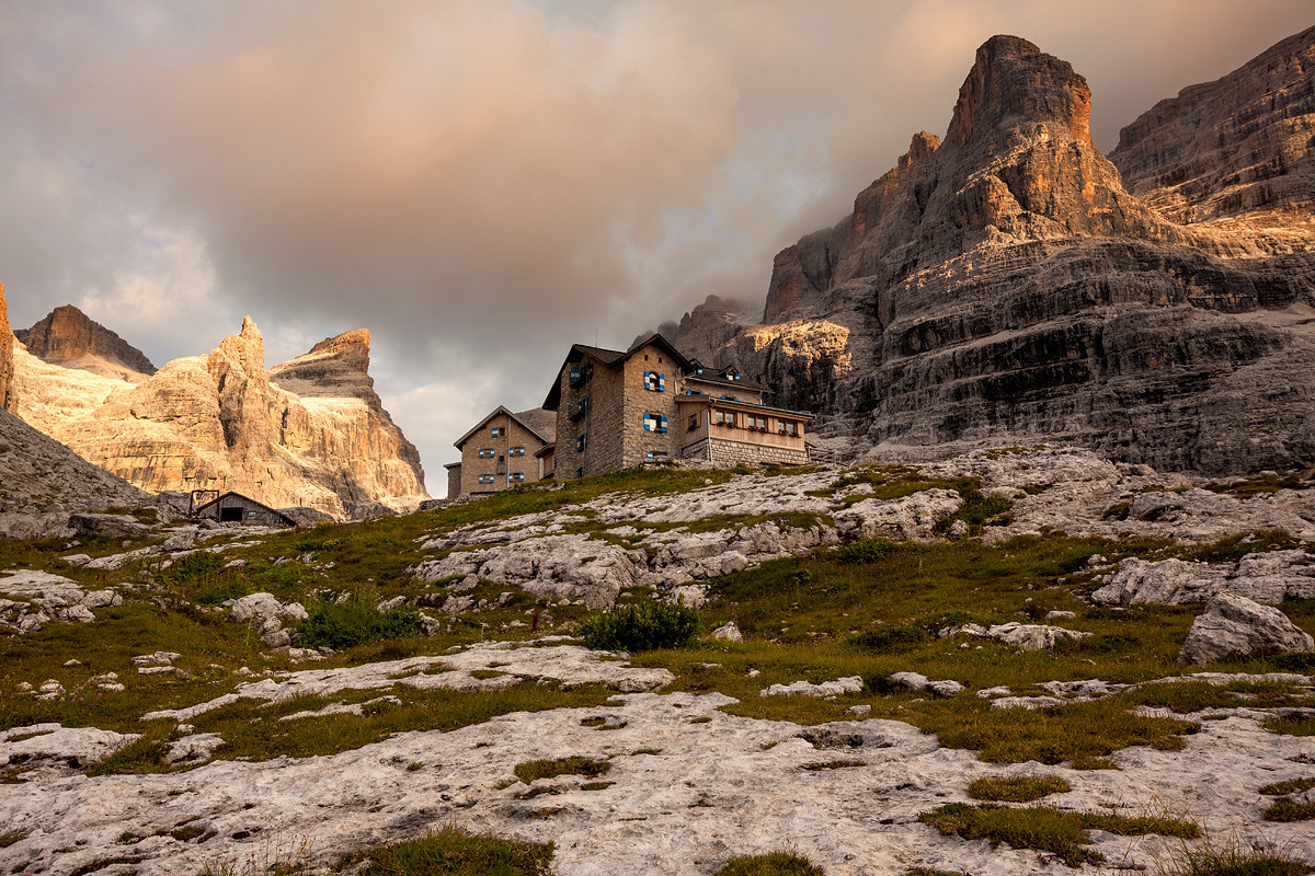 Scorci dal rif. Tuckett