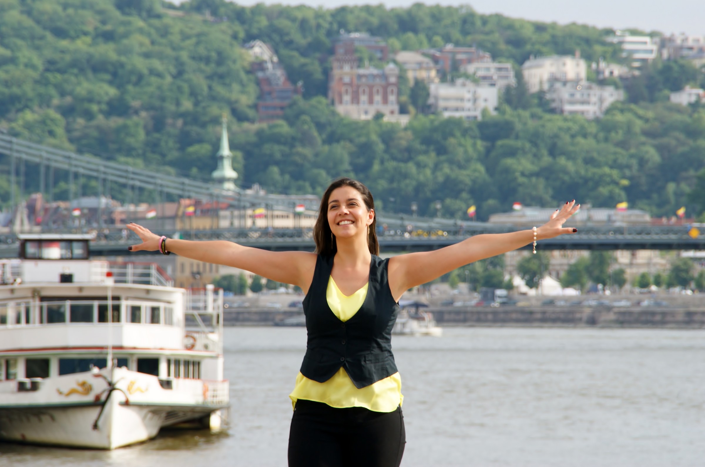 Yes is posing for the fiance and Io...ne I Ma