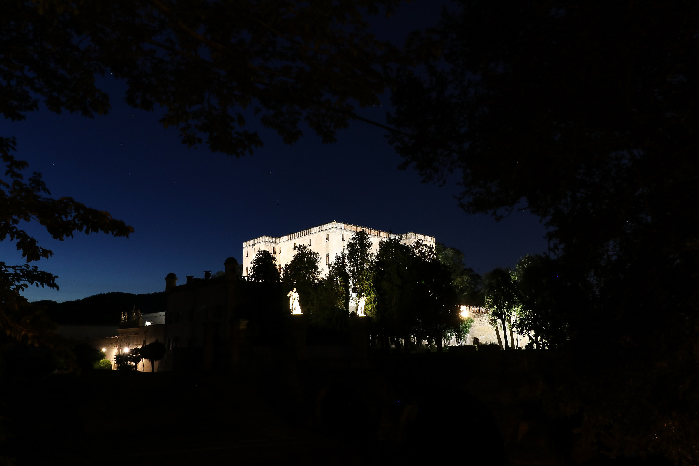 Catajo Castle at night