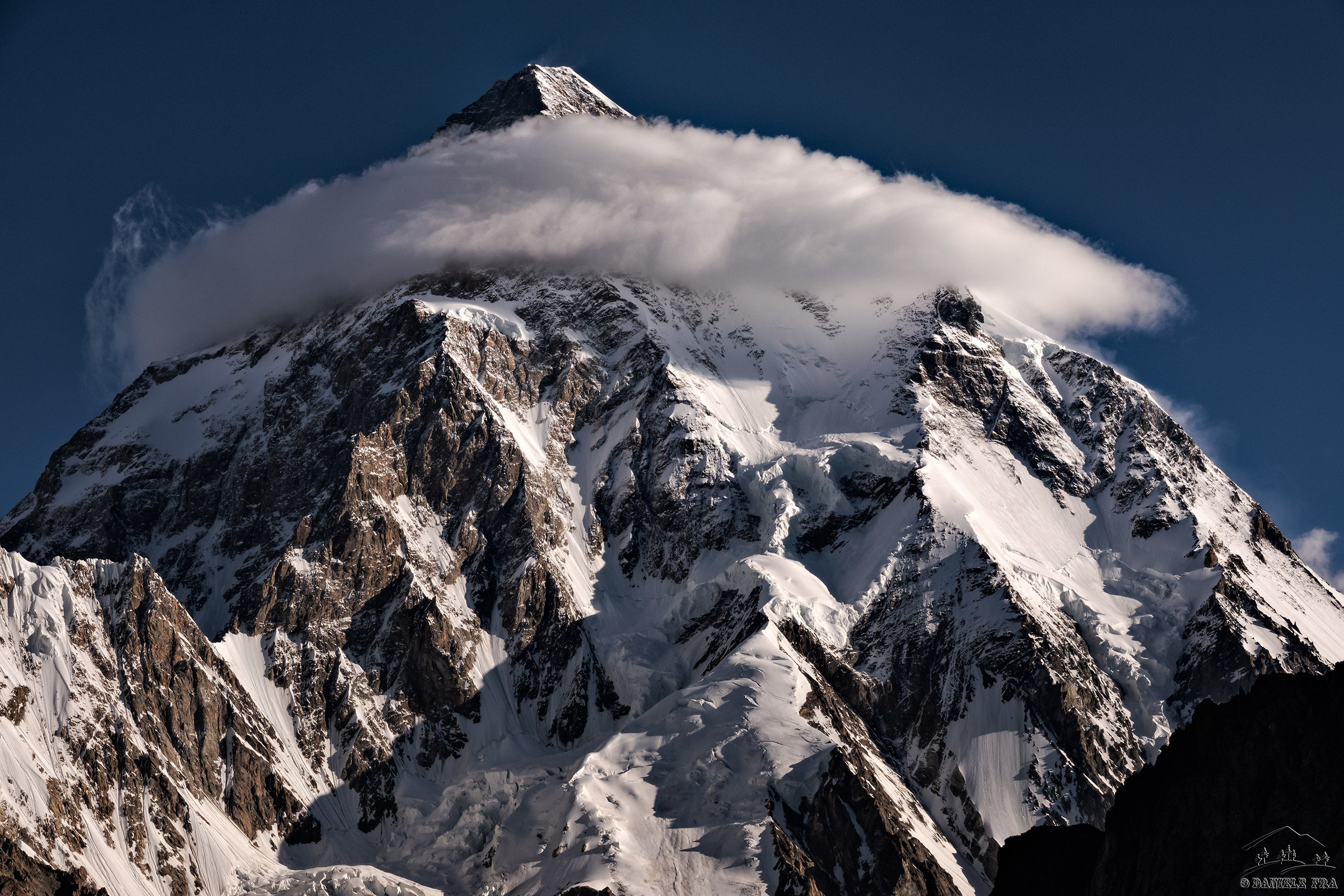 K2 from the CB of Broad Peak bends the clouds to its will